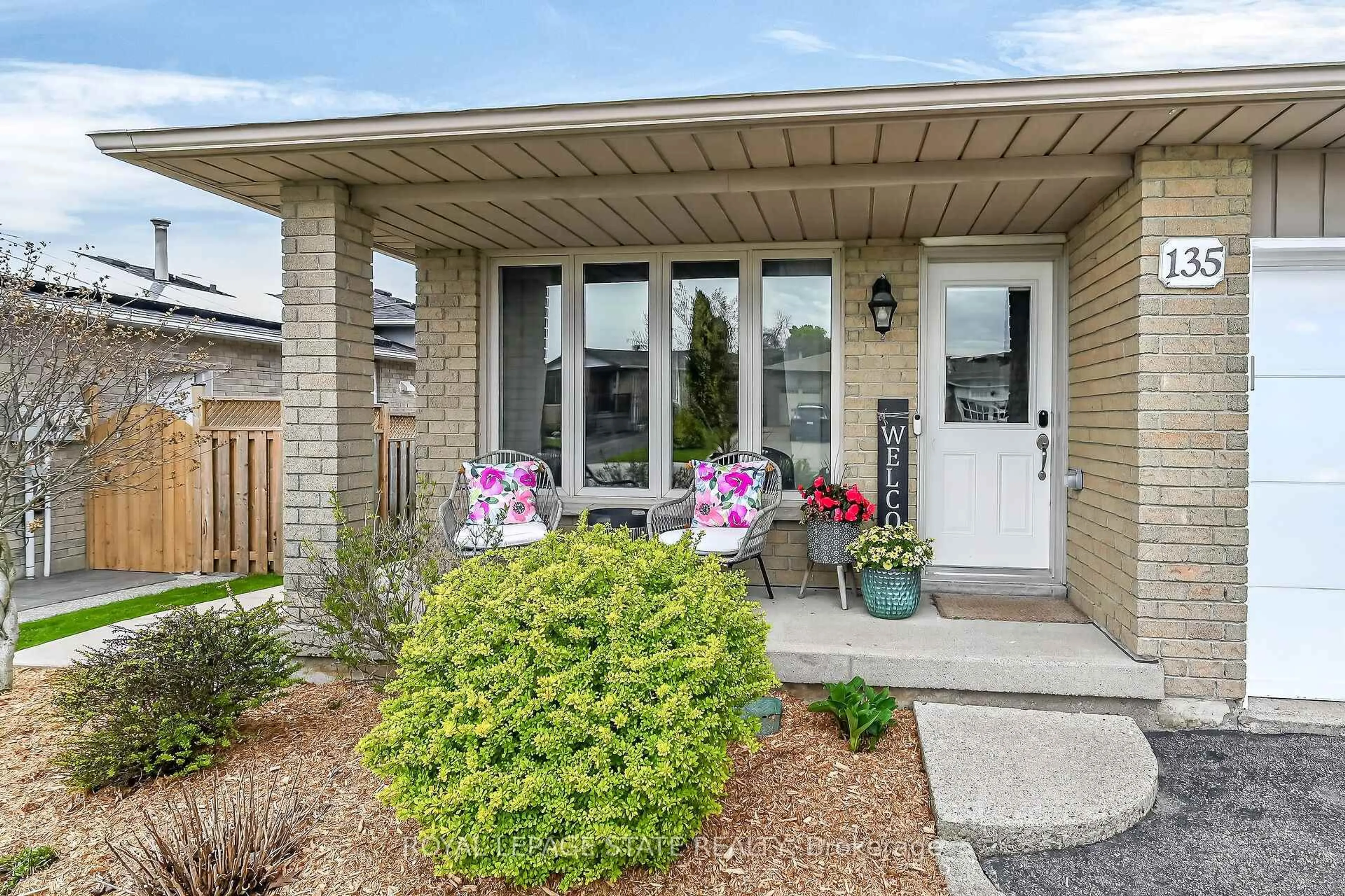 Unknown for 135 Independence Dr, Hamilton Ontario L8W 3C2