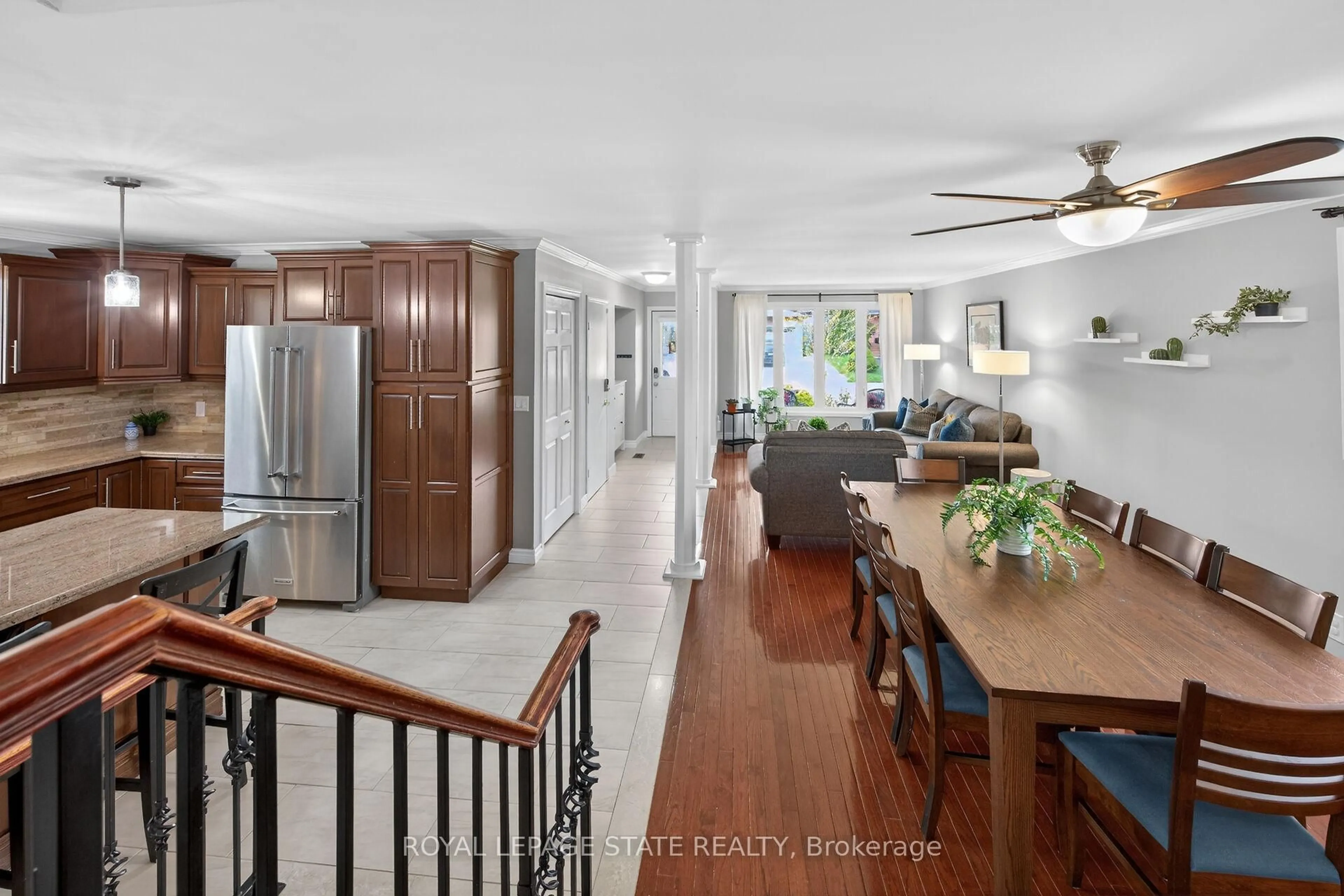 Open concept kitchen, ceramic/tile floor for 135 Independence Dr, Hamilton Ontario L8W 3C2