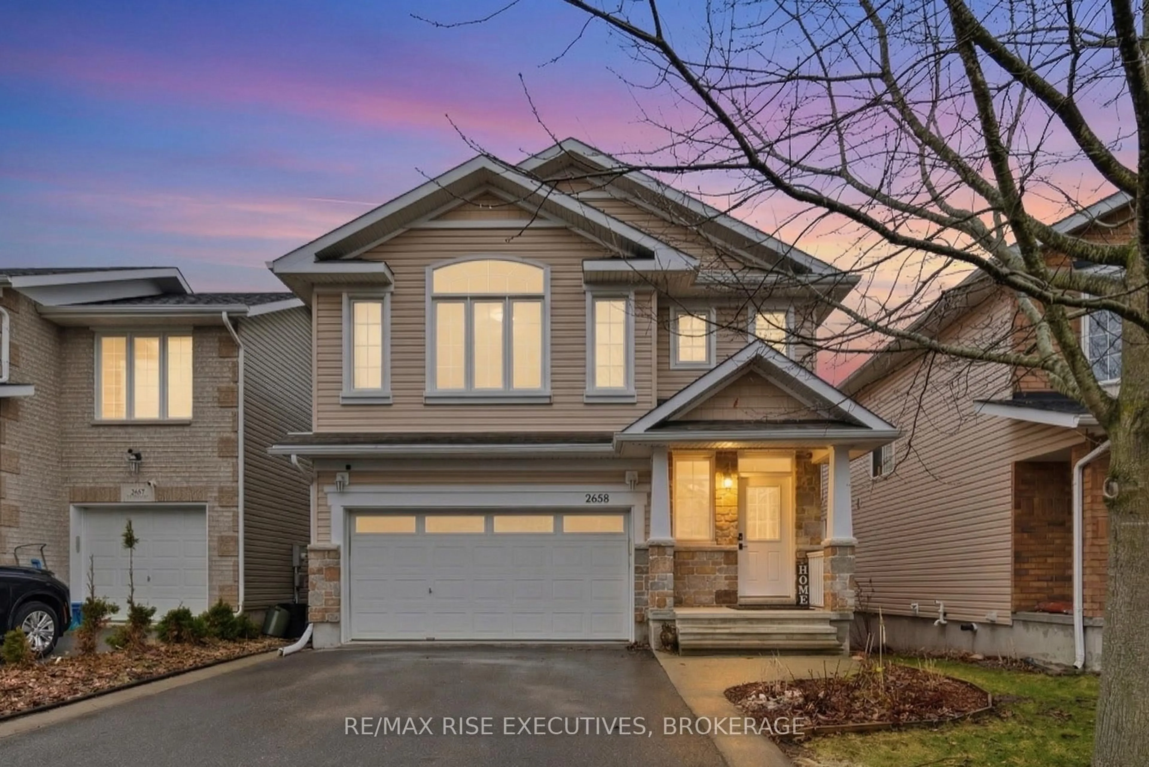 Home with vinyl exterior material, street for 2658 Delmar St, Kingston Ontario K7P 0J1