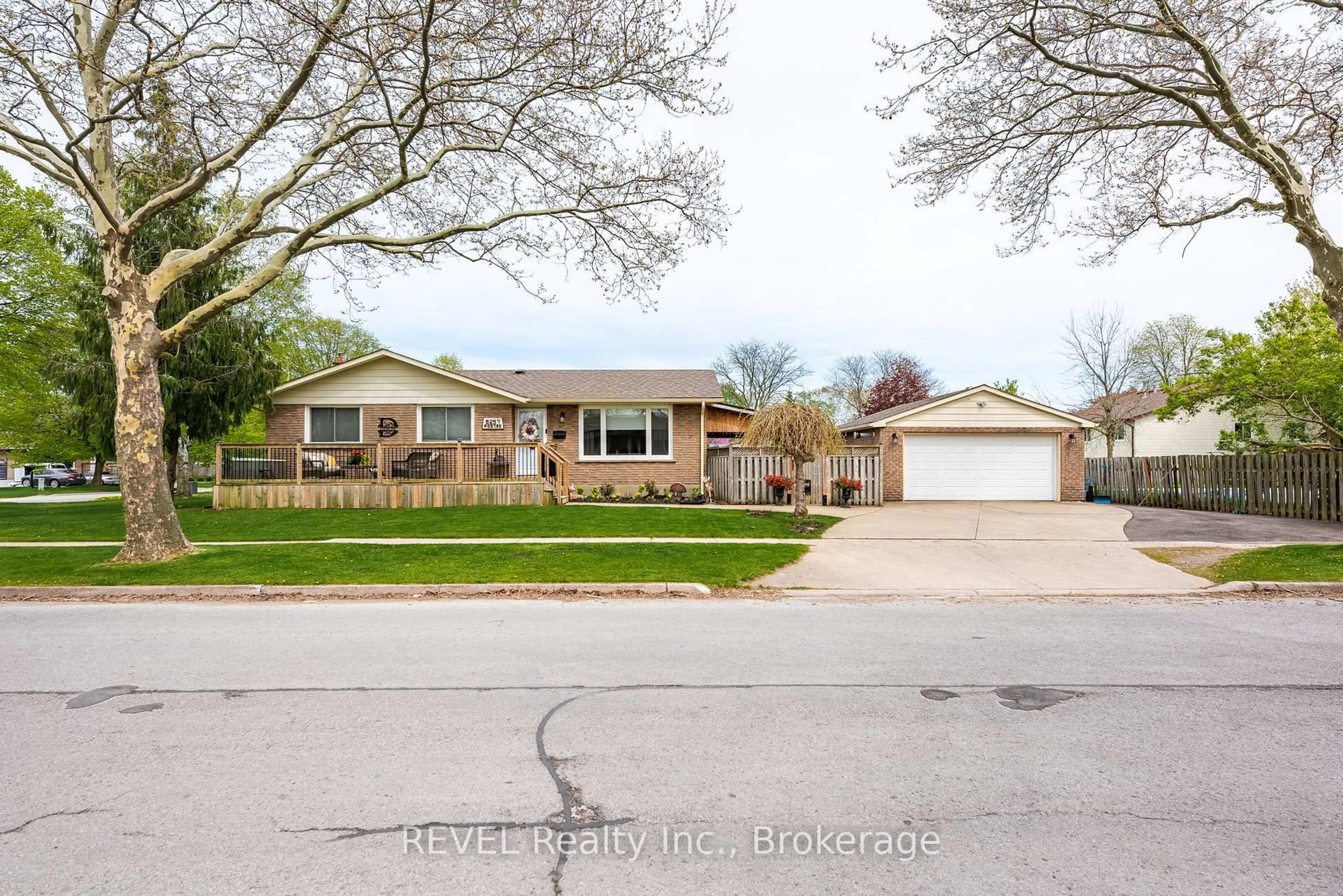 Unknown for 8257 Post Rd, Niagara Falls Ontario L2H 2E5