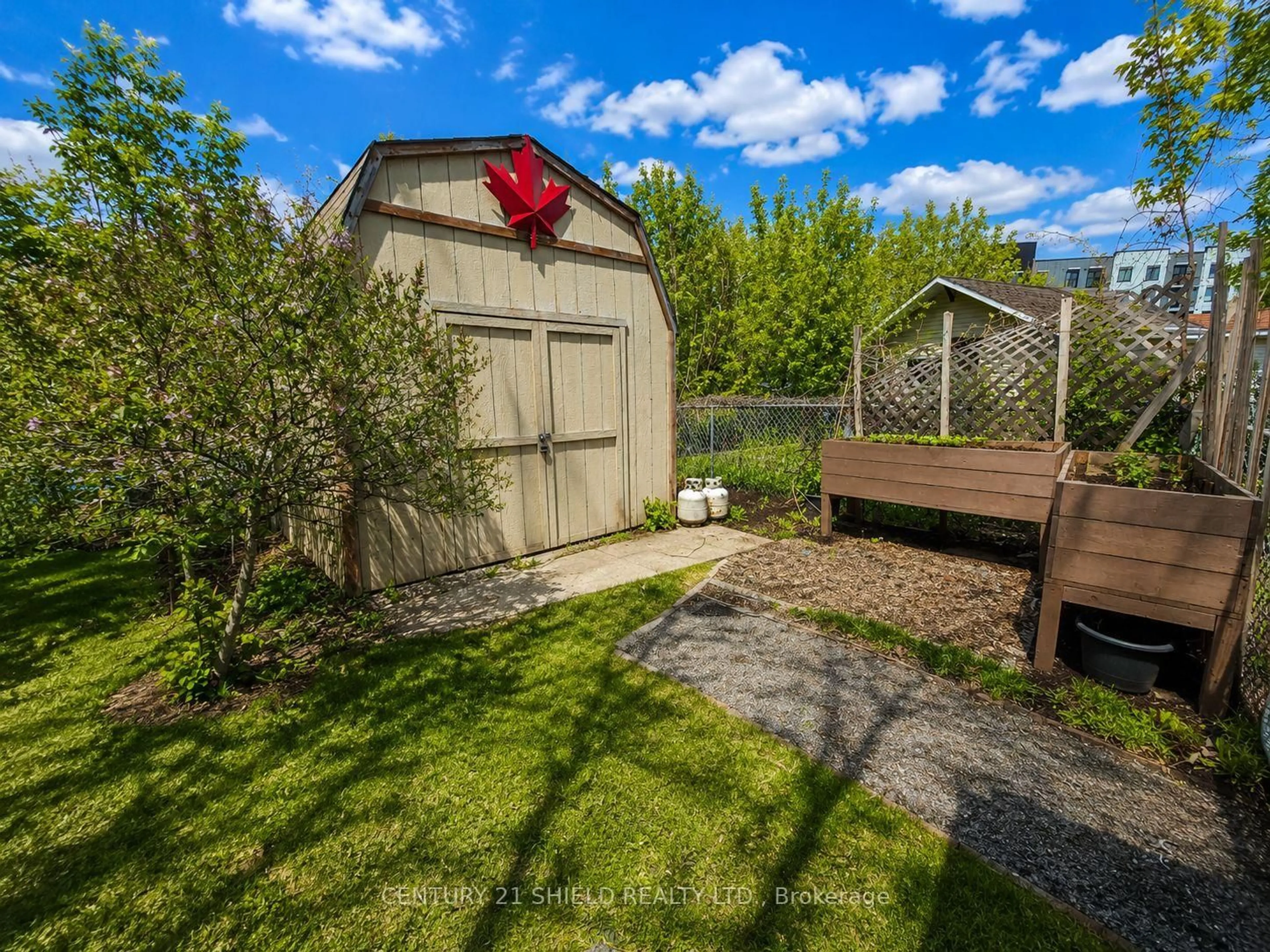 Shed for 37 Kingslea Cres, Cornwall Ontario K6H 6J2