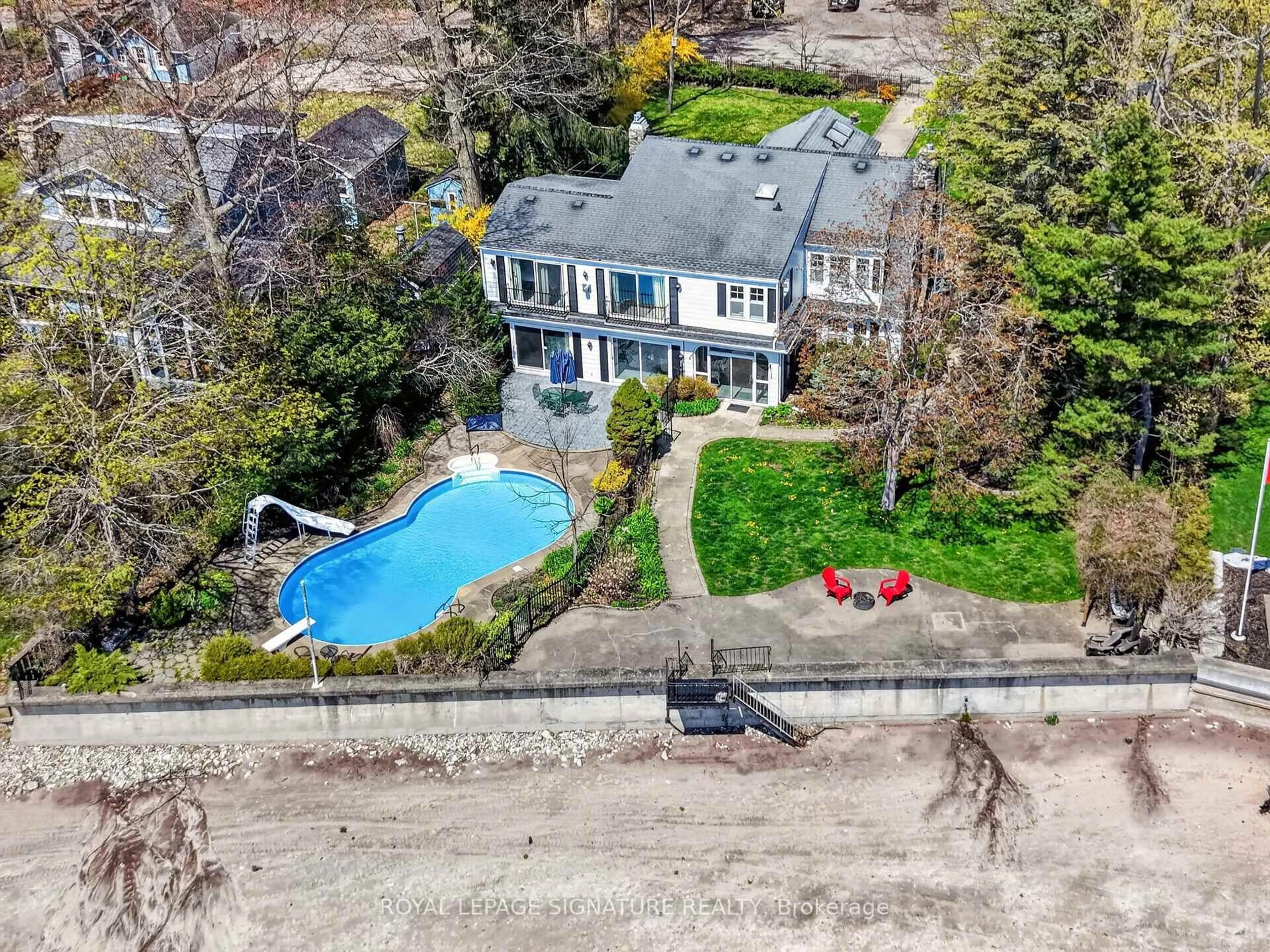 A pic from outside/outdoor area/front of a property/back of a property/a pic from drone, street for 2579 FIRELANE 3, Port Colborne Ontario L3K 5V3
