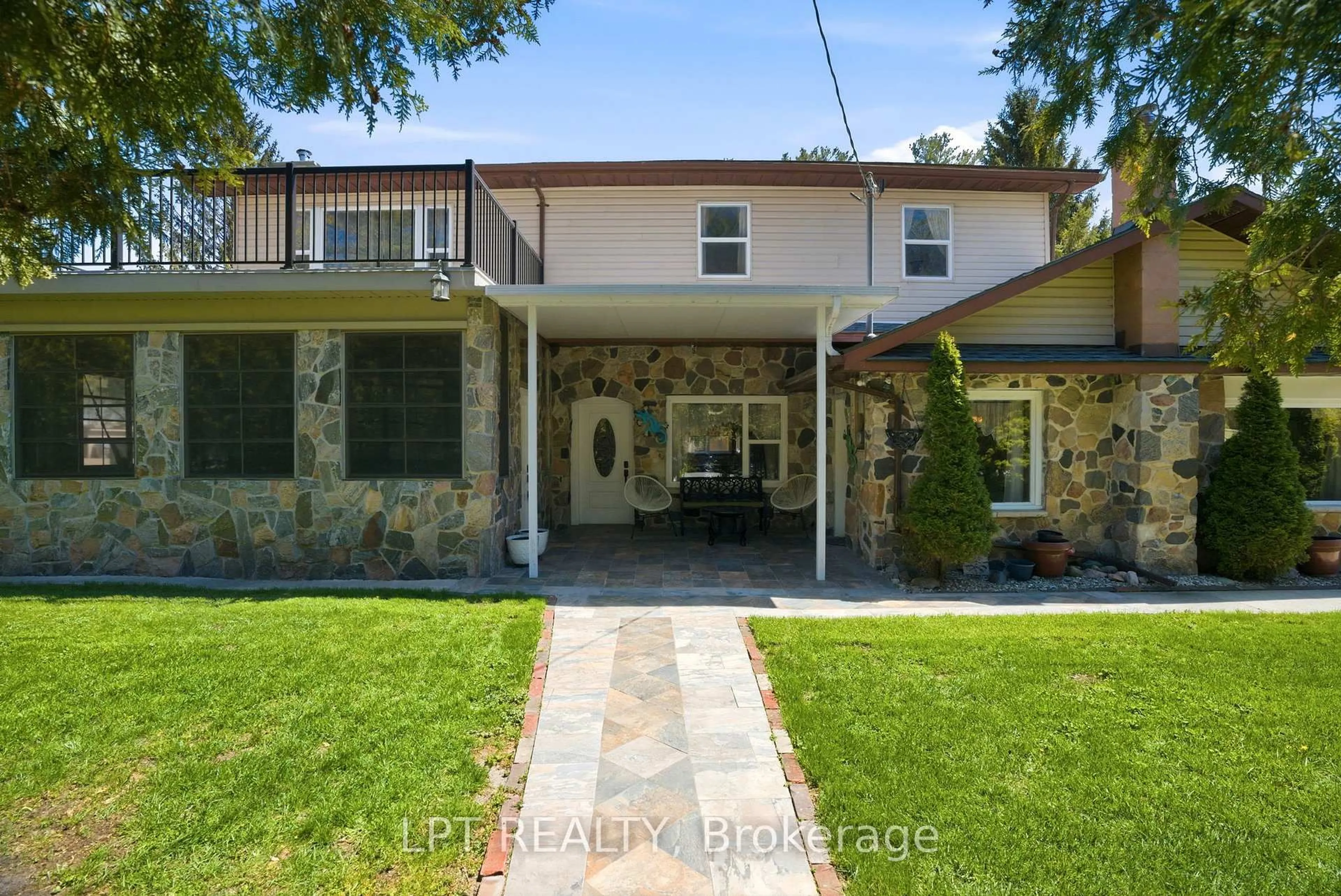 Unknown for 9996 Huron St, Lambton Shores Ontario N0M 2L0