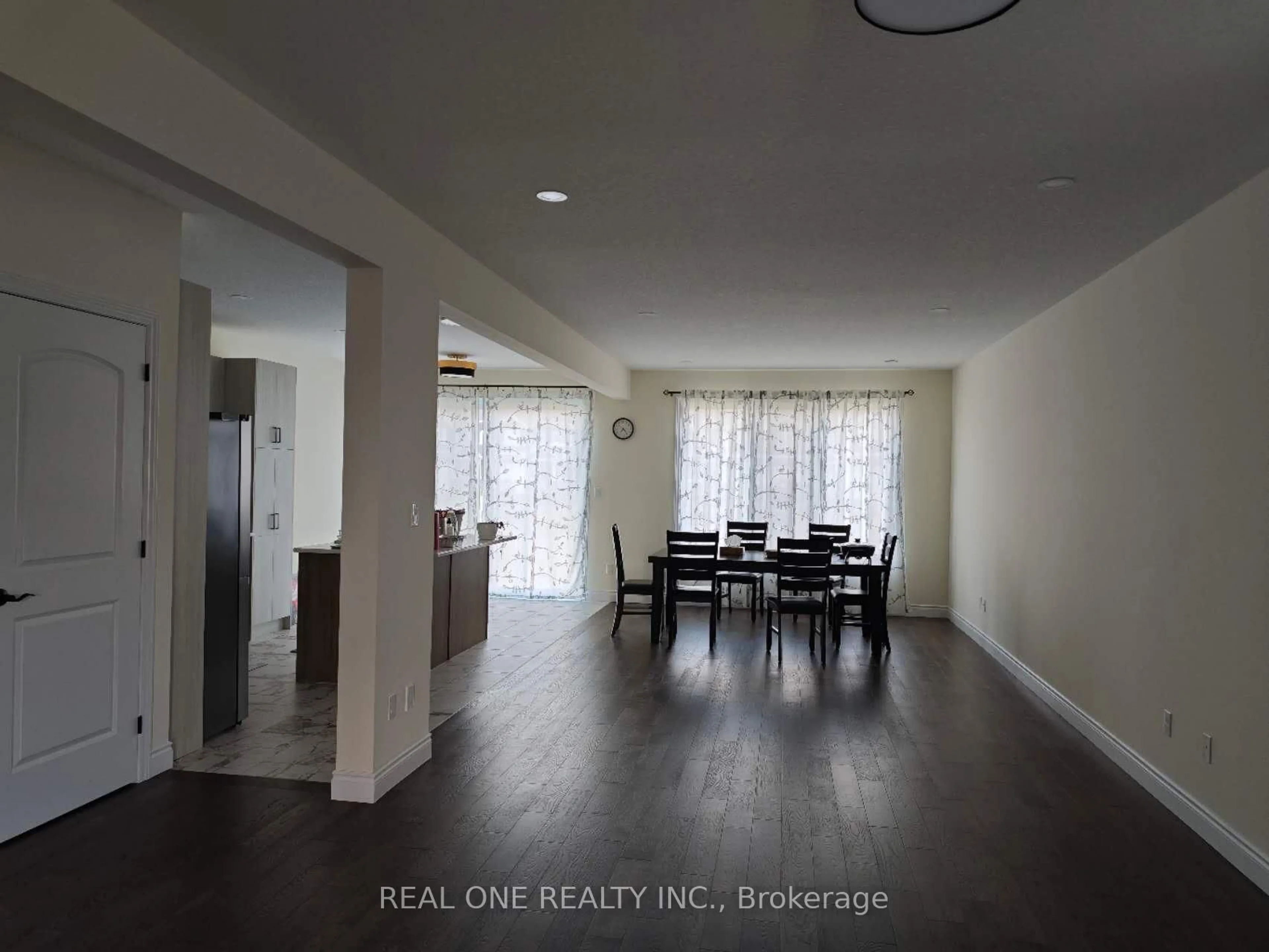 A pic of a room for 1240 Emma Chase Dr, London North Ontario N6G 0W2