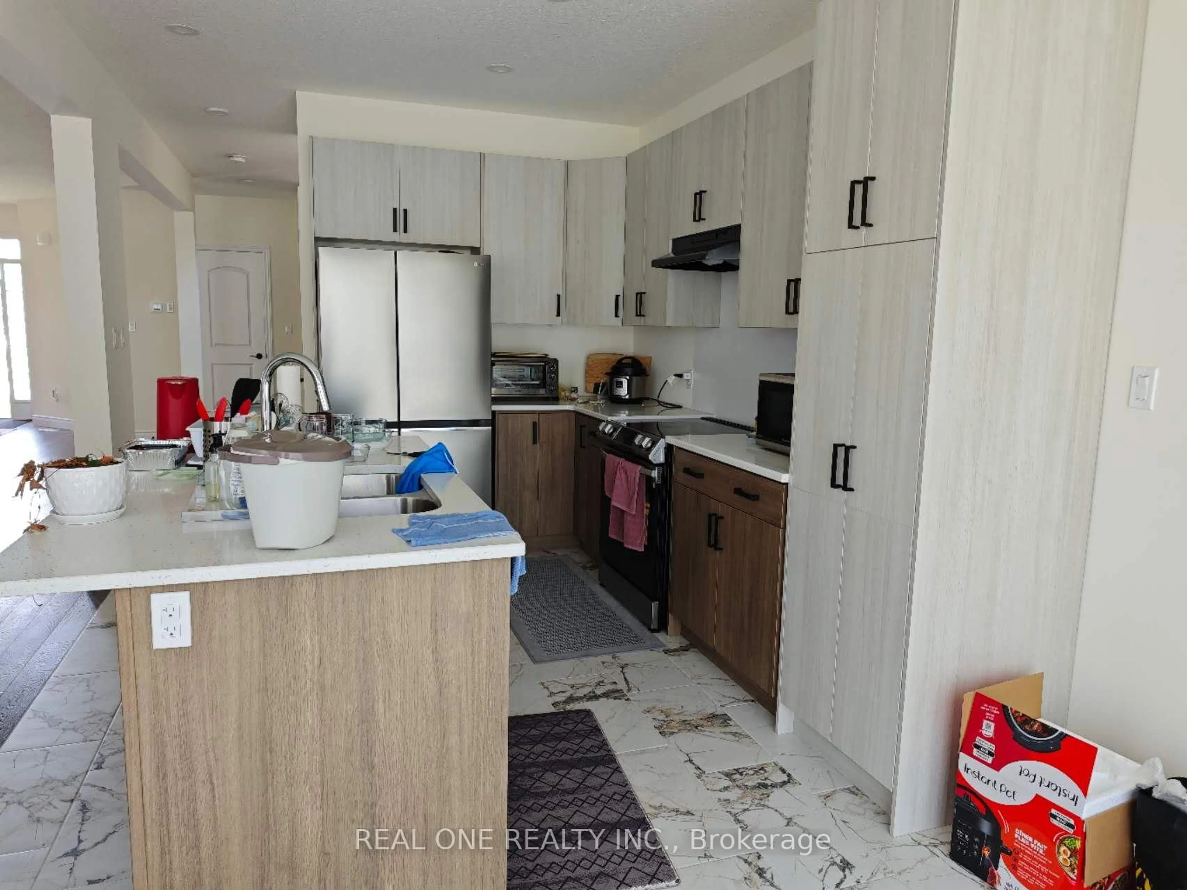 Standard kitchen, unknown for 1240 Emma Chase Dr, London North Ontario N6G 0W2