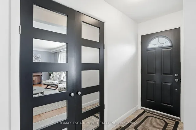 31 Algonquin Ave, Hamilton 4