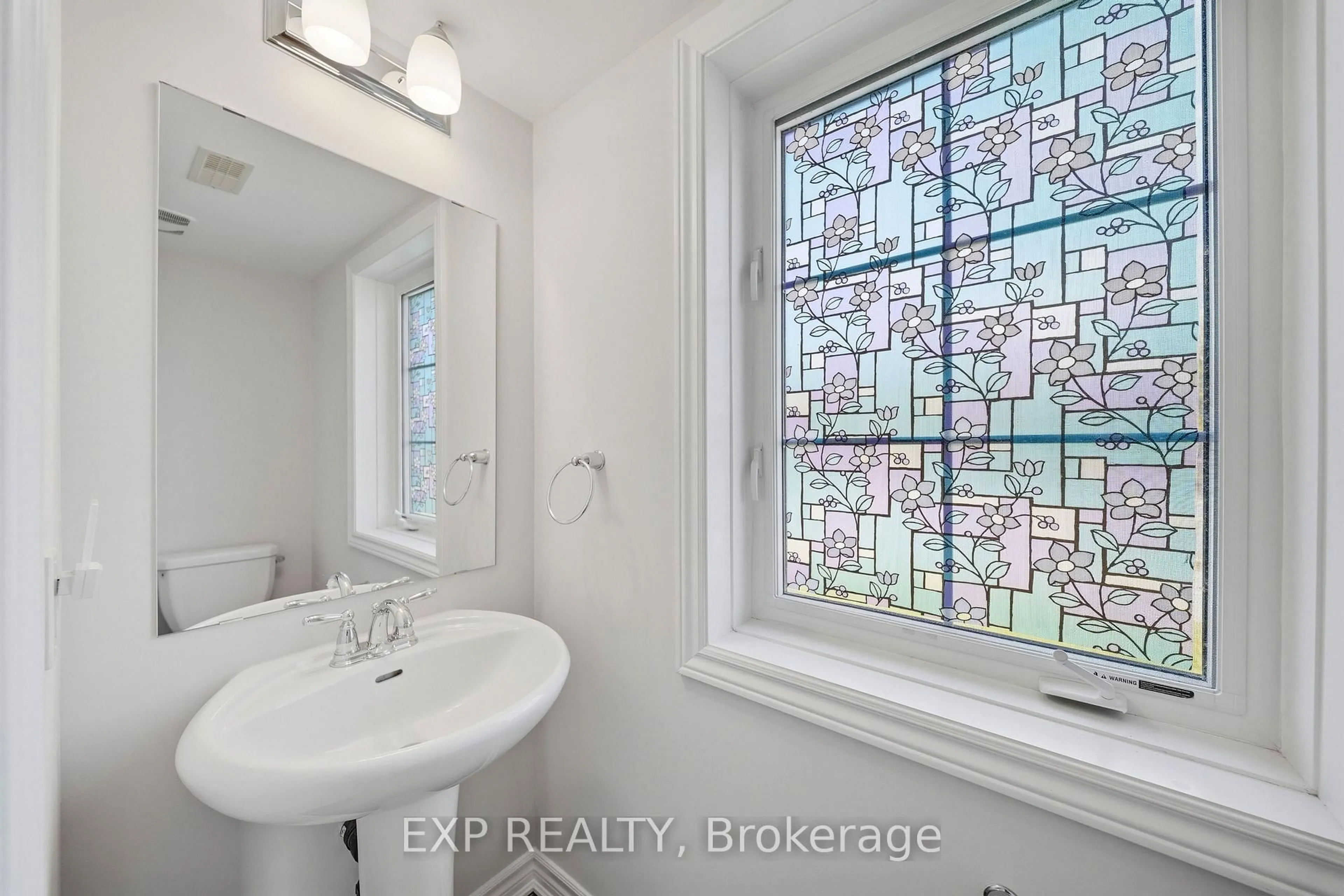 Standard bathroom, ceramic/tile floor for 429 Rosingdale St, Ottawa Ontario K2M 0L8