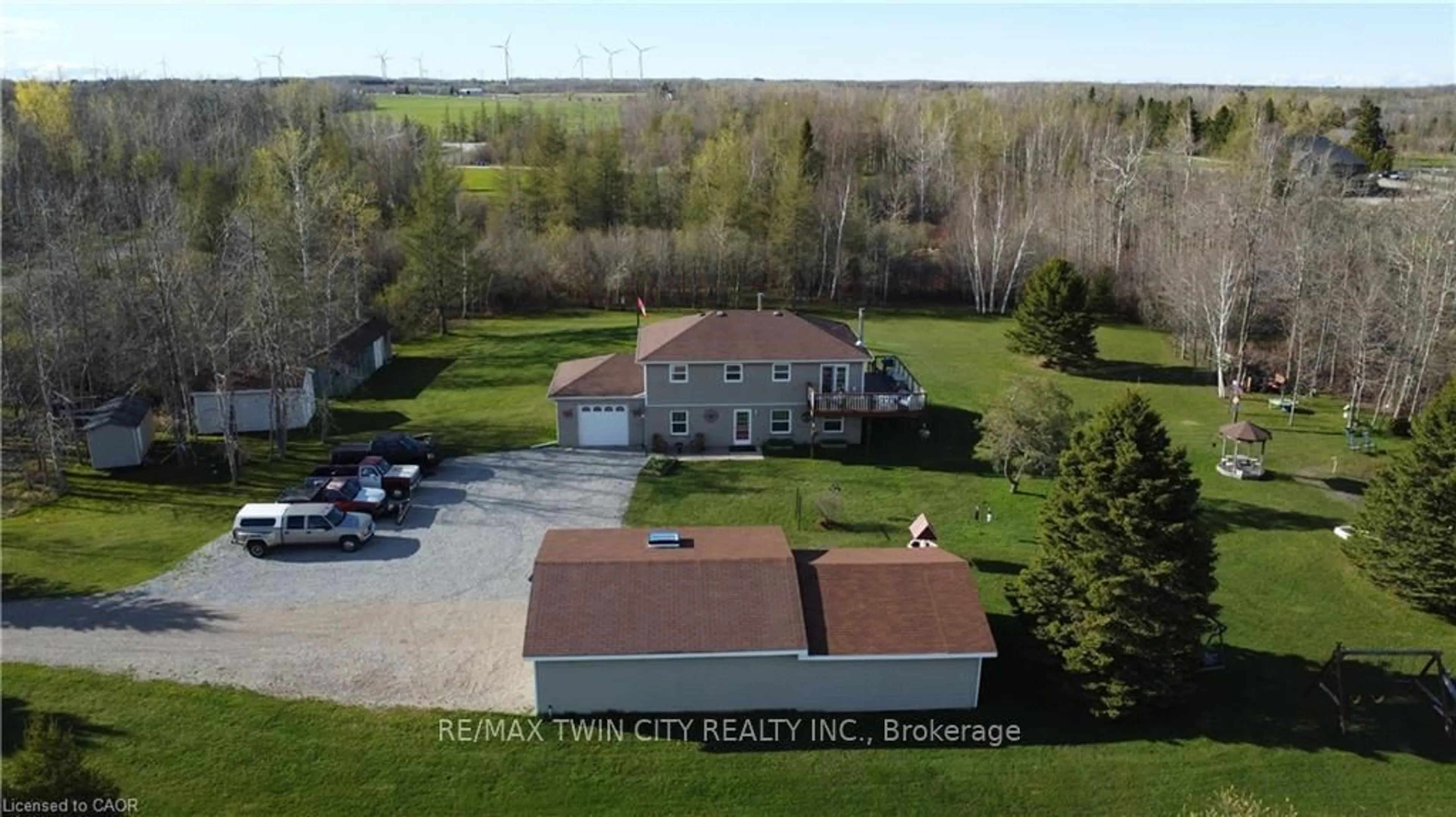 A pic from outside/outdoor area/front of a property/back of a property/a pic from drone, building for 375729 6TH Line, Amaranth Ontario L9V 1K9
