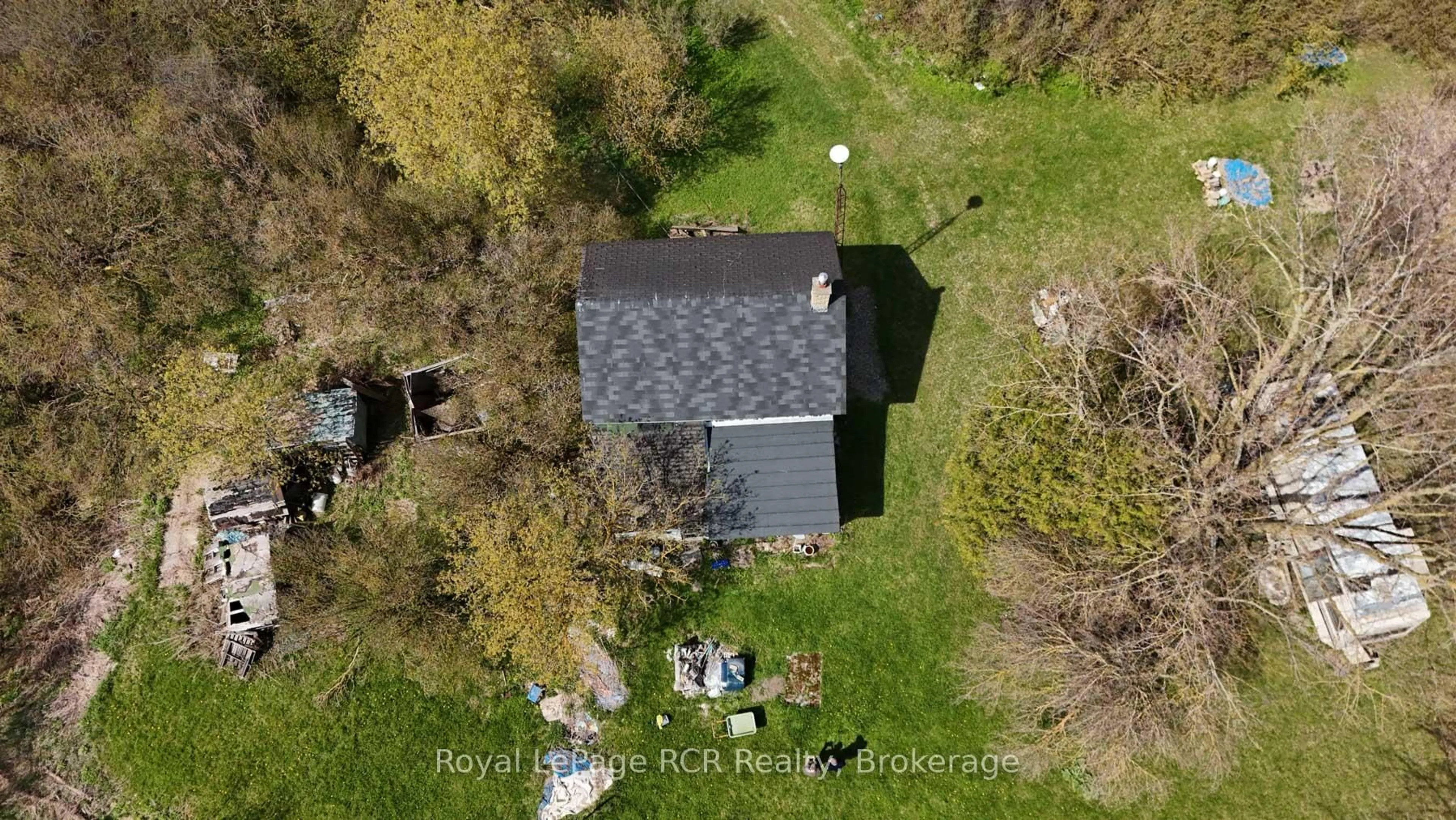 A pic from outside/outdoor area/front of a property/back of a property/a pic from drone, unknown for 250 HARRIS St, Wellington North Ontario N0G 2L3