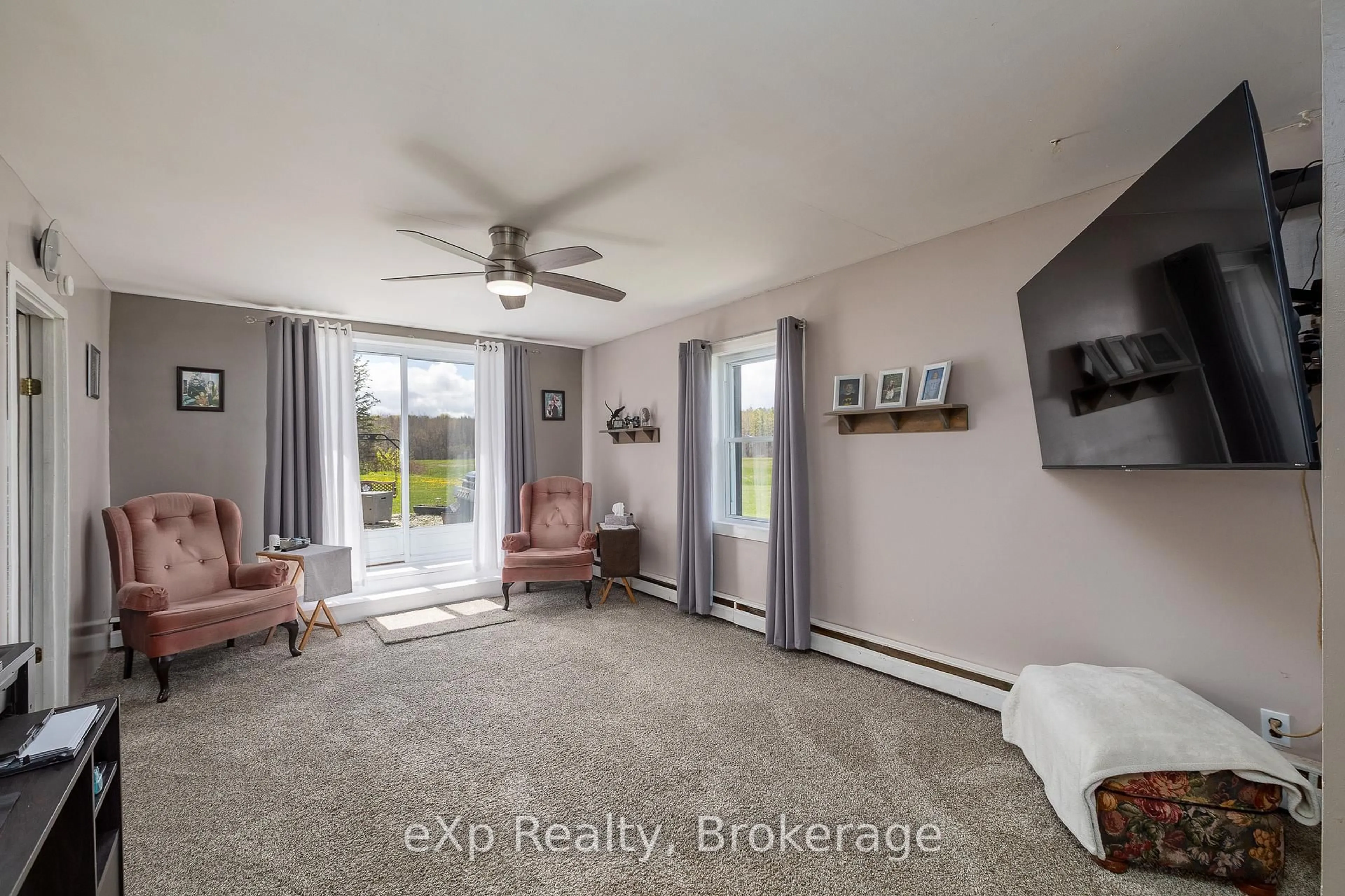 A pic of a room for 498170 Concession 6 N, Meaford Ontario N4K 5W4