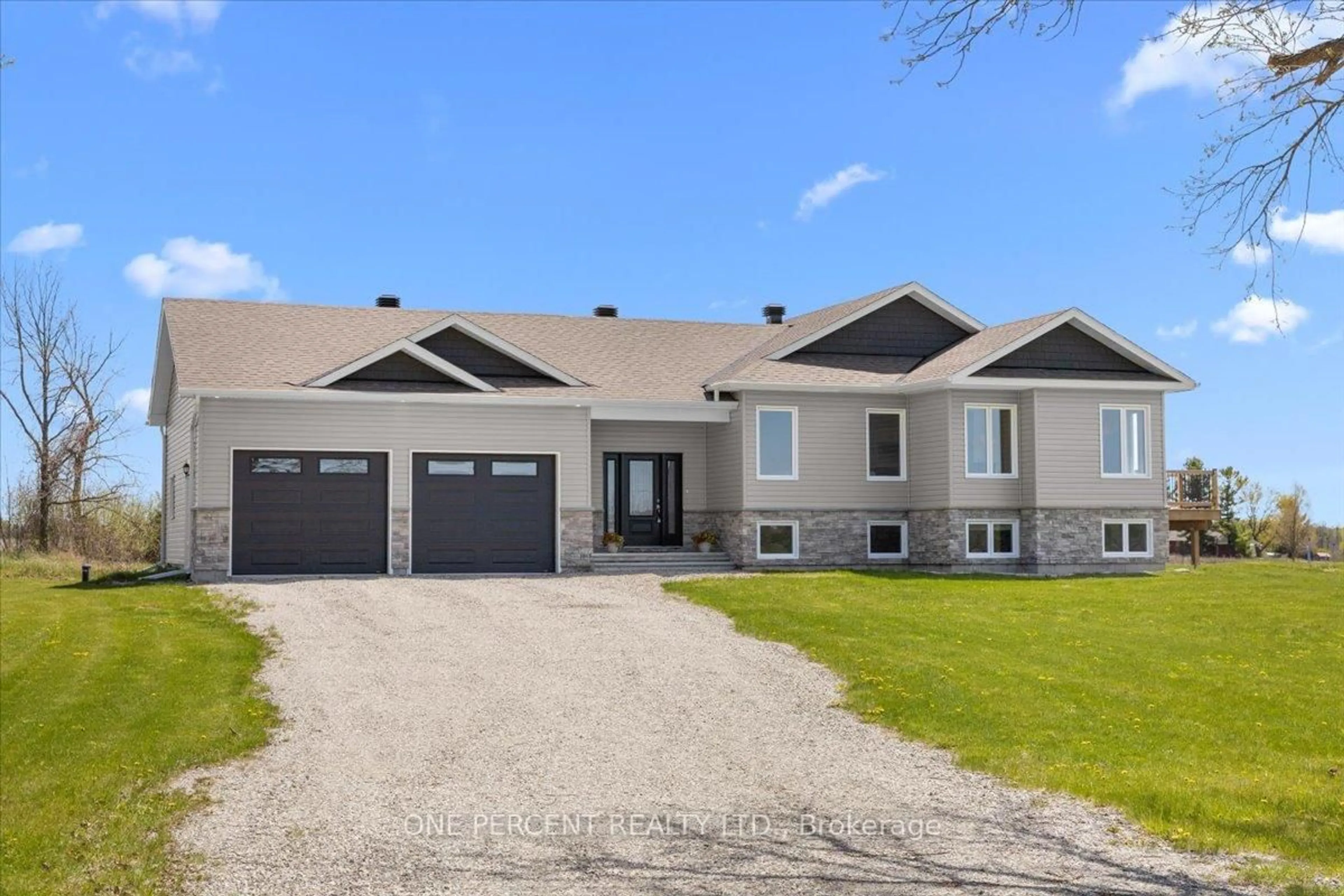 Home with vinyl exterior material, street for 987 Matheson Dr, Smiths Falls Ontario K7A 5B8