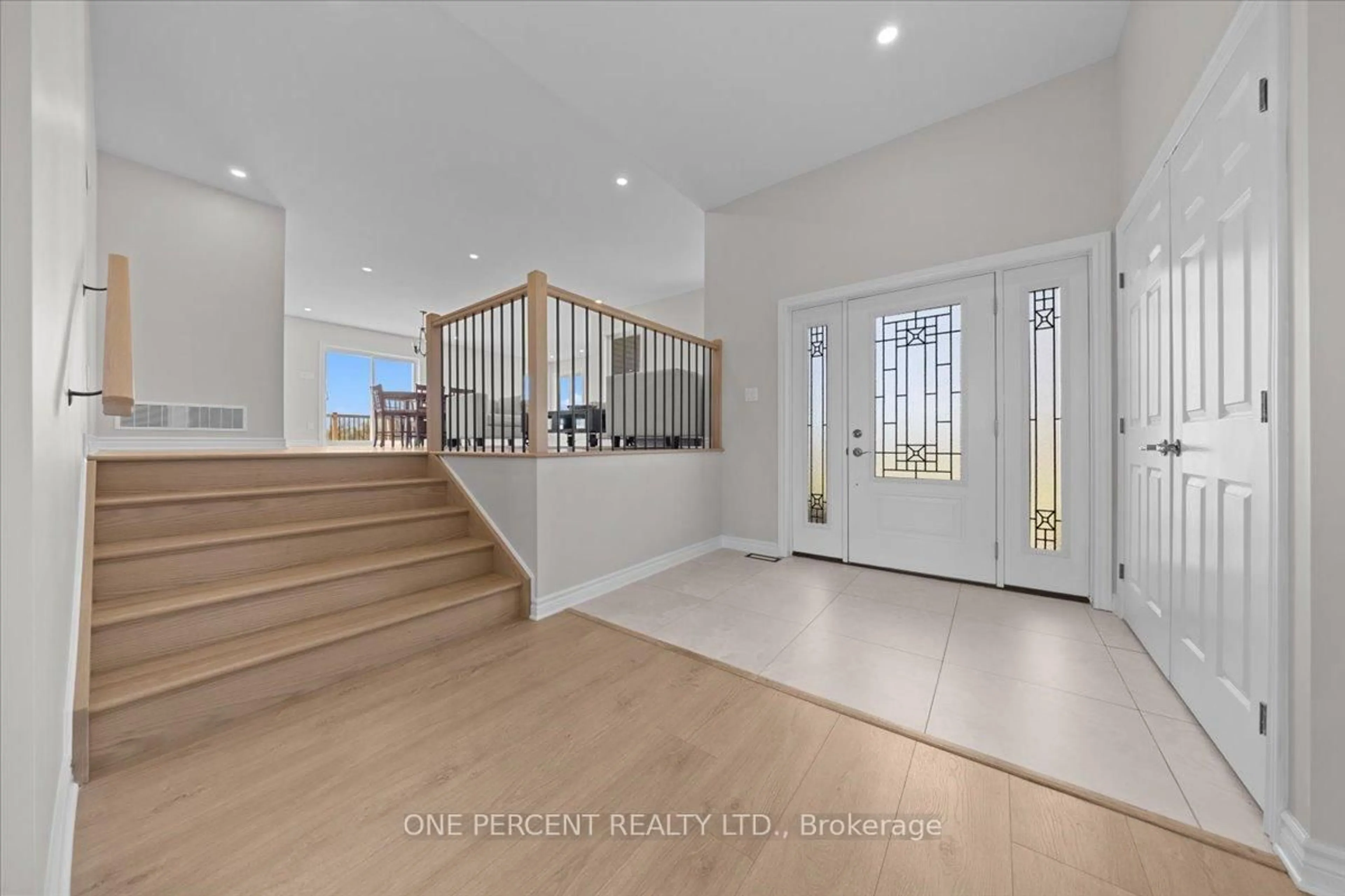 Indoor entryway for 987 Matheson Dr, Smiths Falls Ontario K7A 5B8