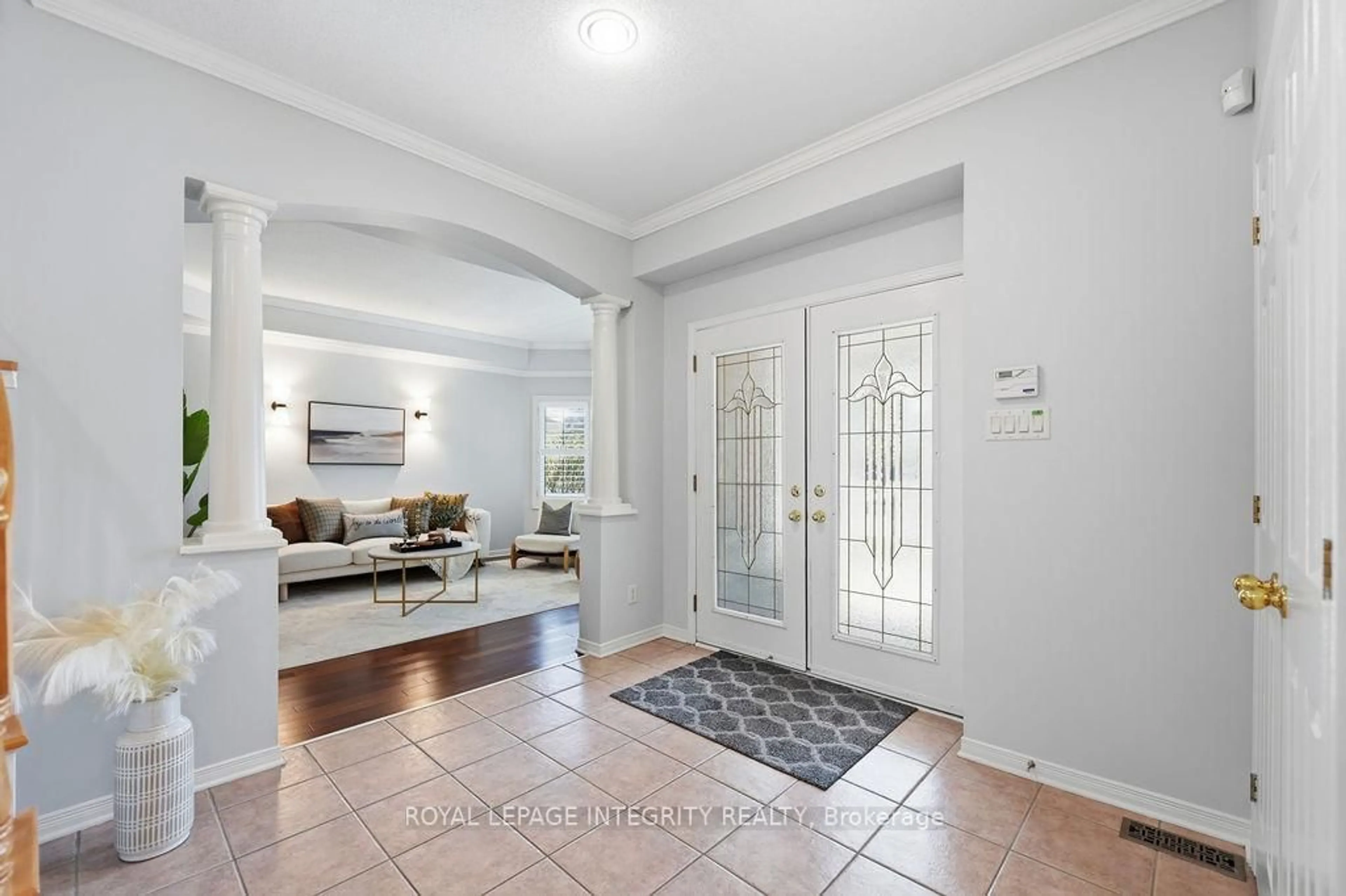 Indoor entryway for 185 INSMILL Cres, Kanata Ontario K2T 1G3