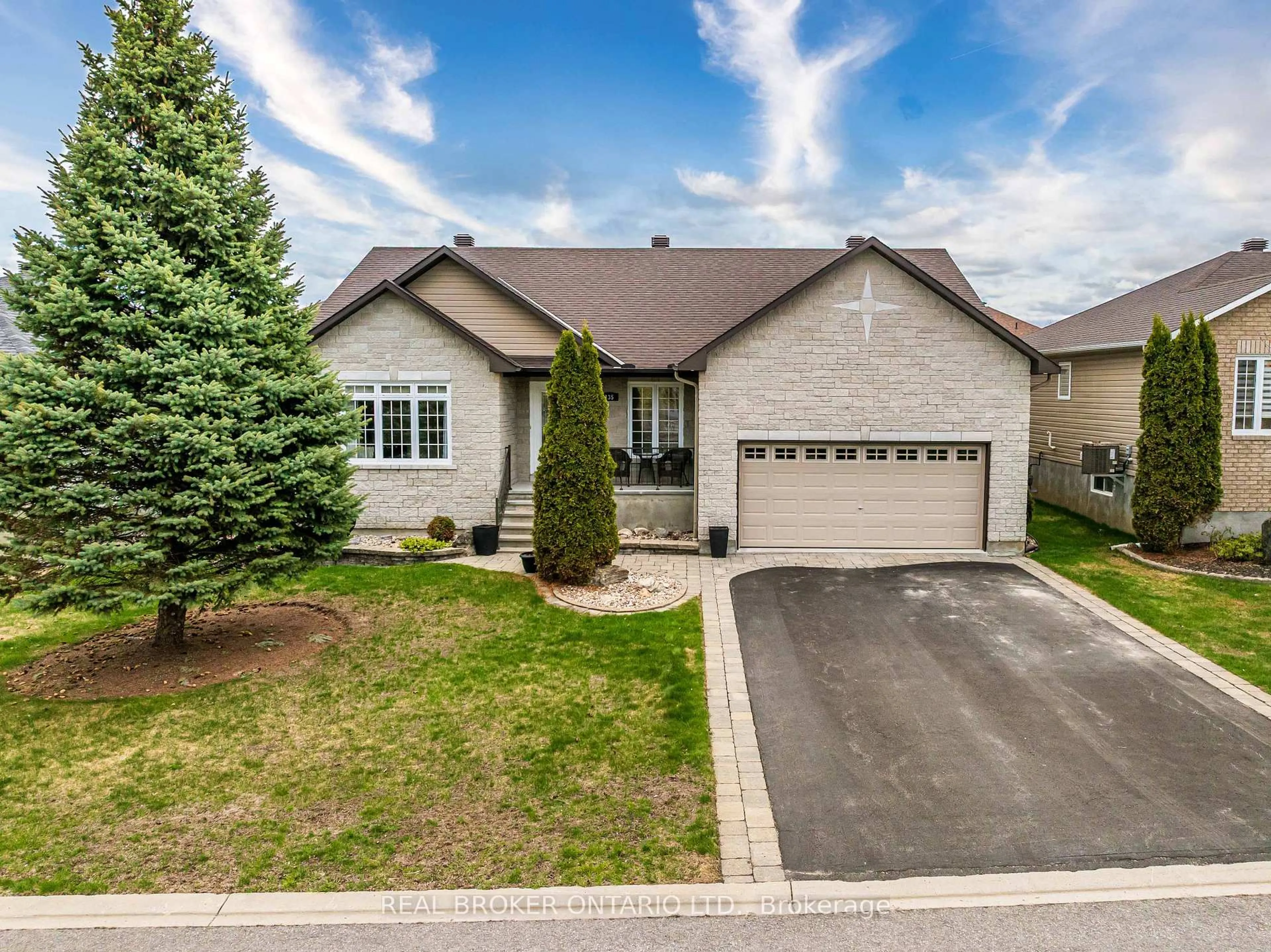 Unknown for 135 Dr Bach St, Almonte Ontario K0A 1A0
