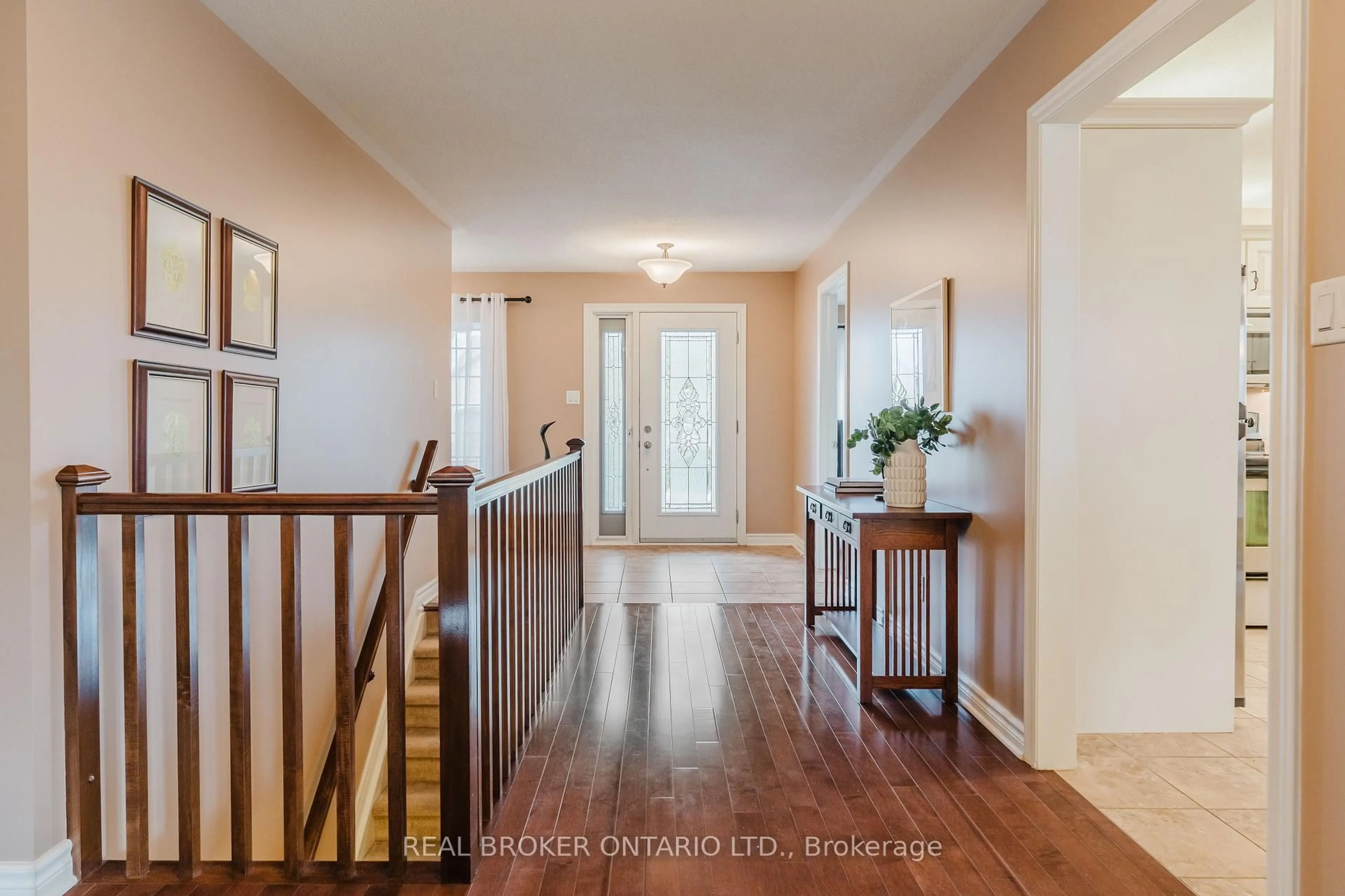 Indoor entryway for 135 Dr Bach St, Almonte Ontario K0A 1A0