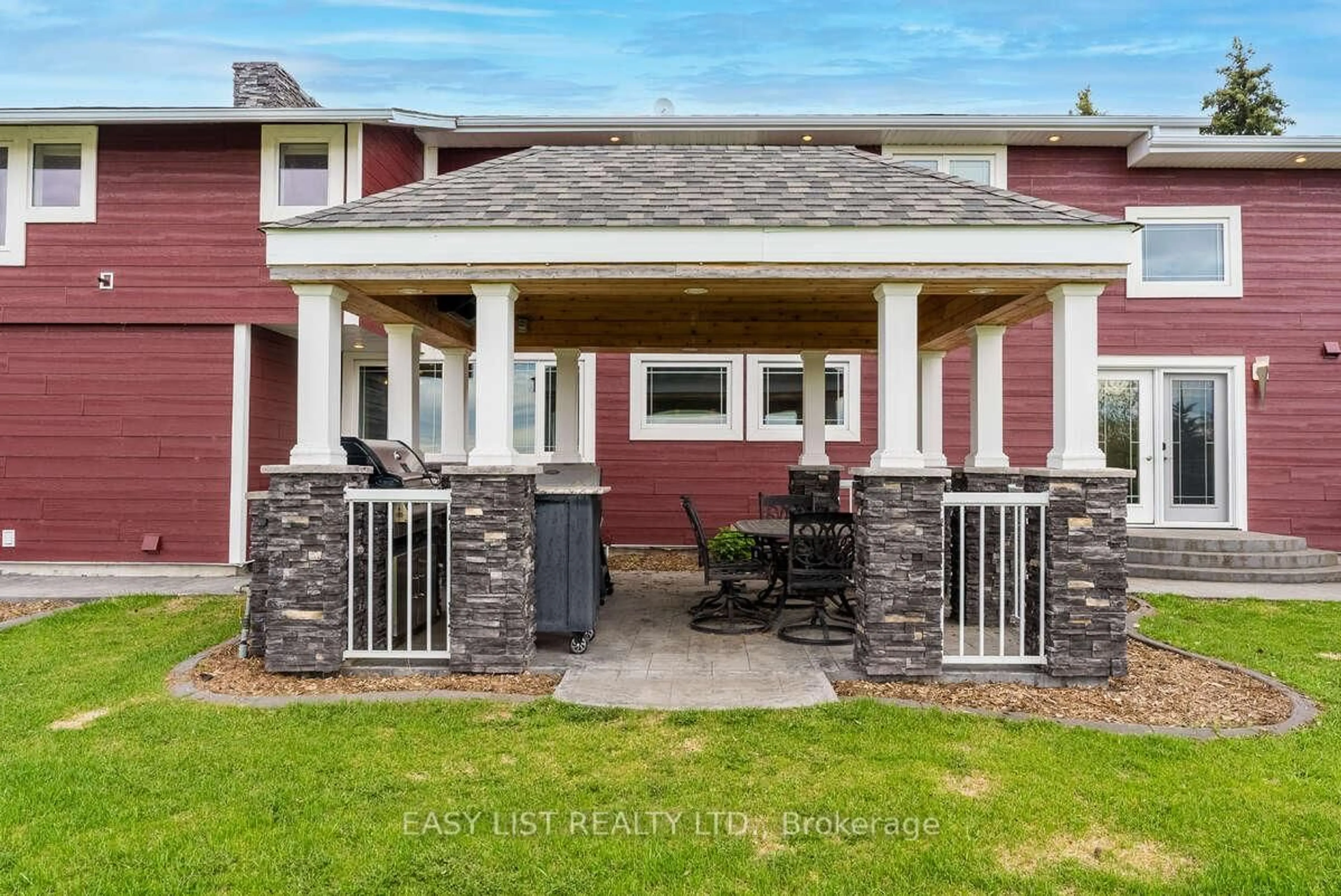 Home with vinyl exterior material, street for NW 14 59 17 W3, Out of Area SK S9X 1Z5