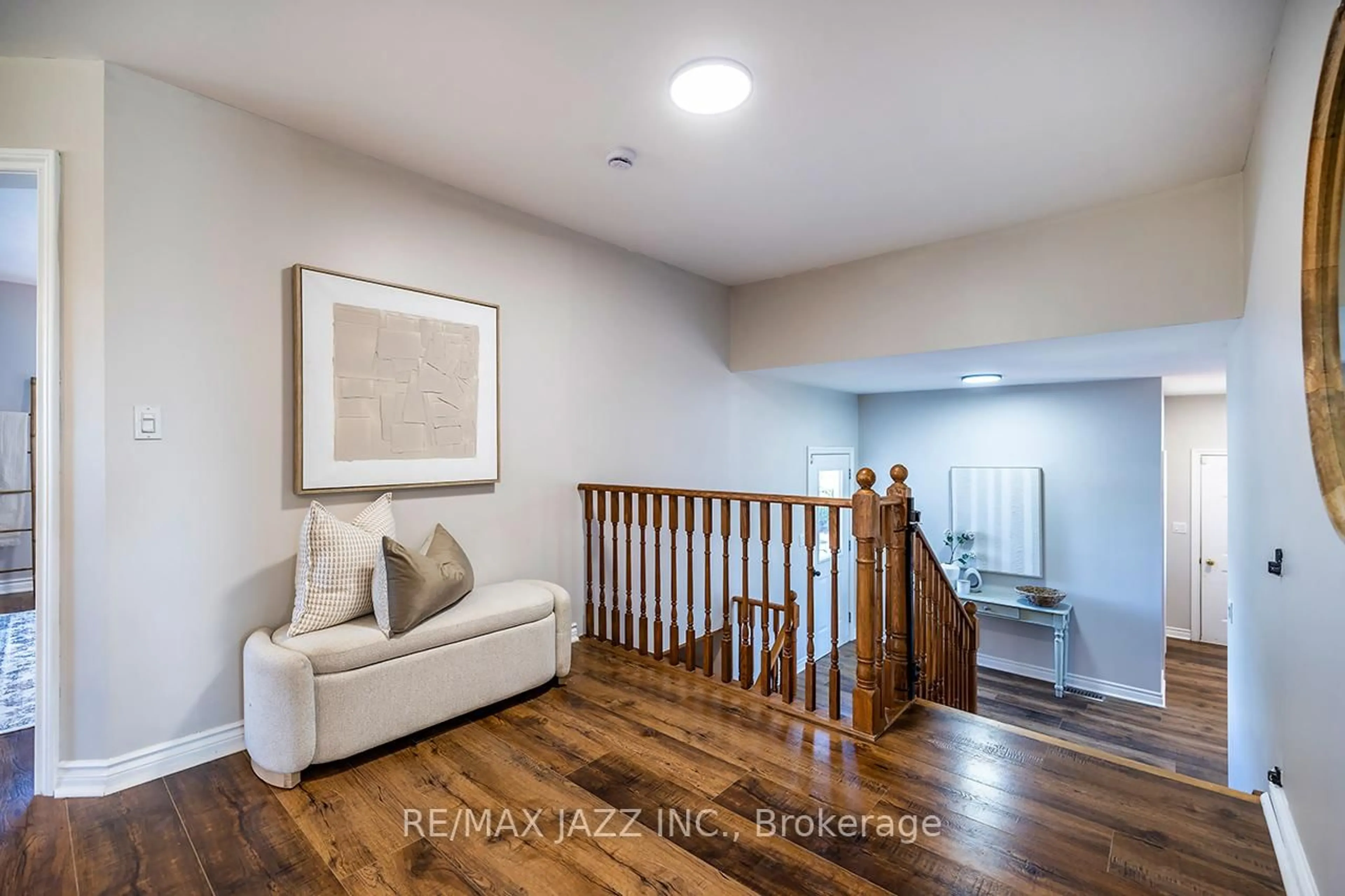 Indoor entryway for 3 Royal Oak Rd, Kawartha Lakes Ontario K0M 2J0