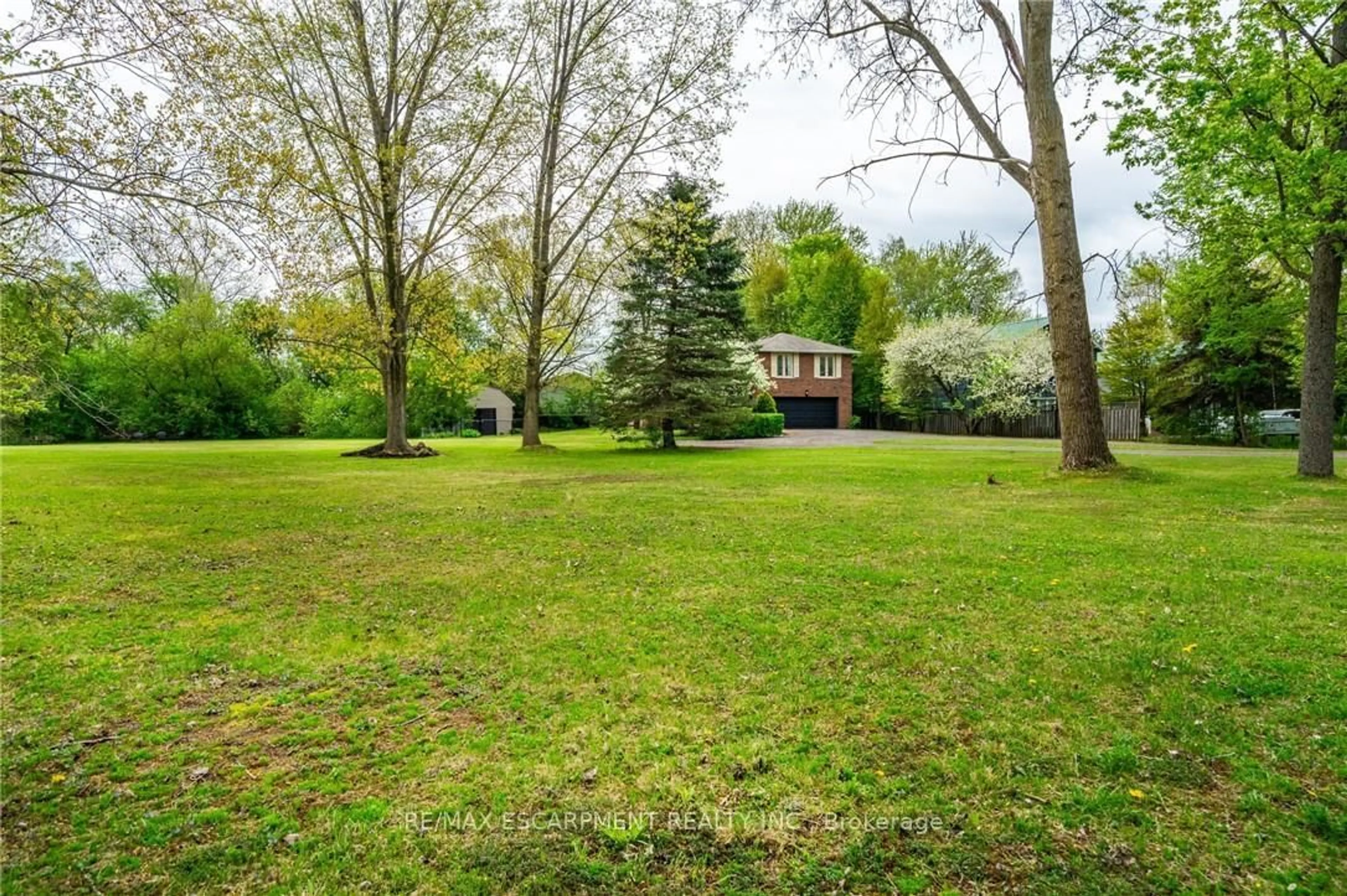 A pic from outside/outdoor area/front of a property/back of a property/a pic from drone, street for 152 7th Concession Rd, Hamilton Ontario L0R 1V0