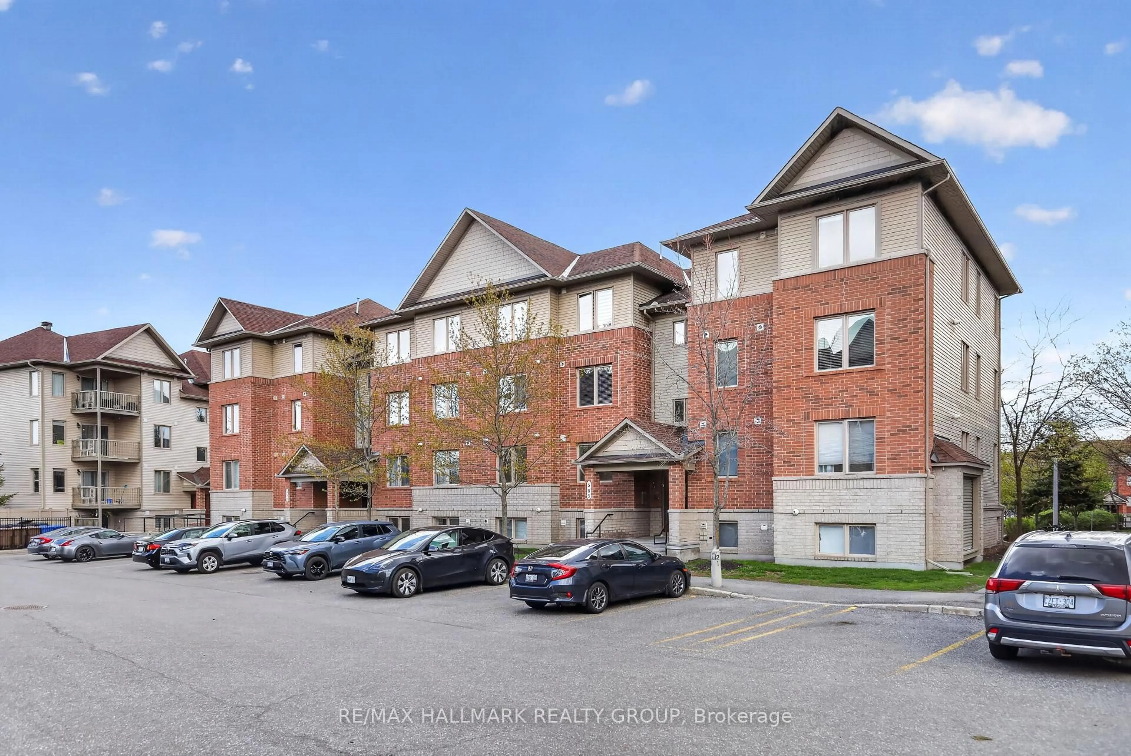 A pic from outside/outdoor area/front of a property/back of a property/a pic from drone, unknown for 585 Stonefield Private #3, Ottawa Ontario K2G 4R5