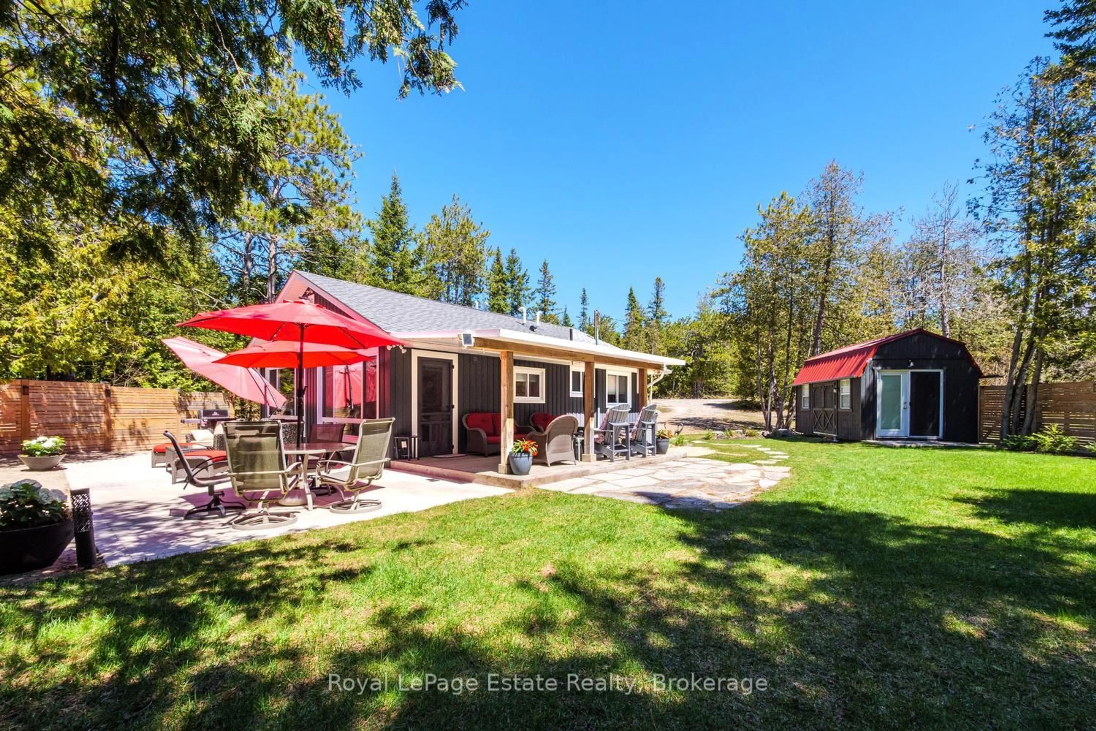 Patio, unknown for 61 Sog Je Wa Sa Dr, Native Leased Lands Ontario N0H 2G0