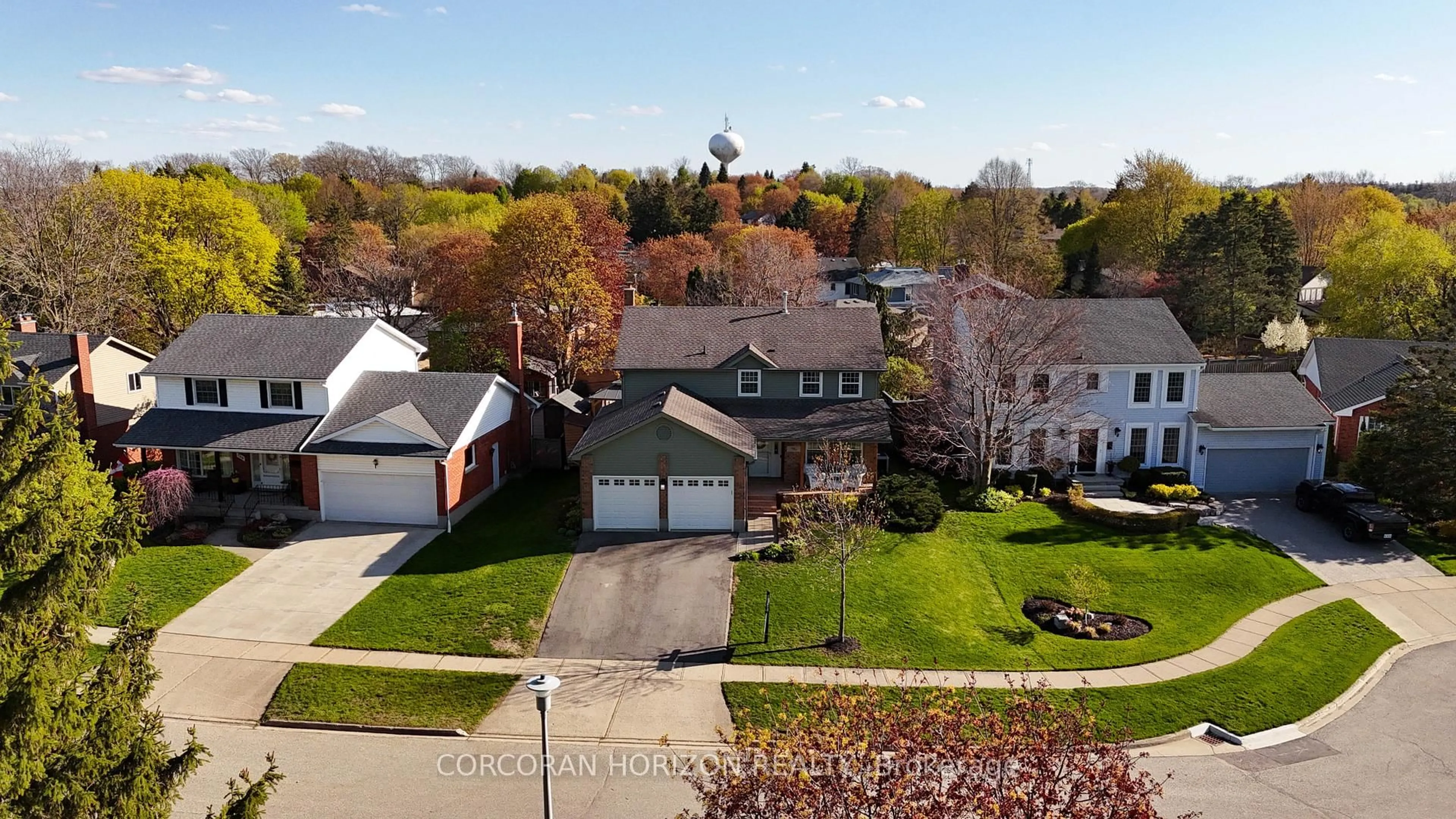 A pic from outside/outdoor area/front of a property/back of a property/a pic from drone, street for 96 Gordon St, Cambridge Ontario N1S 4K8