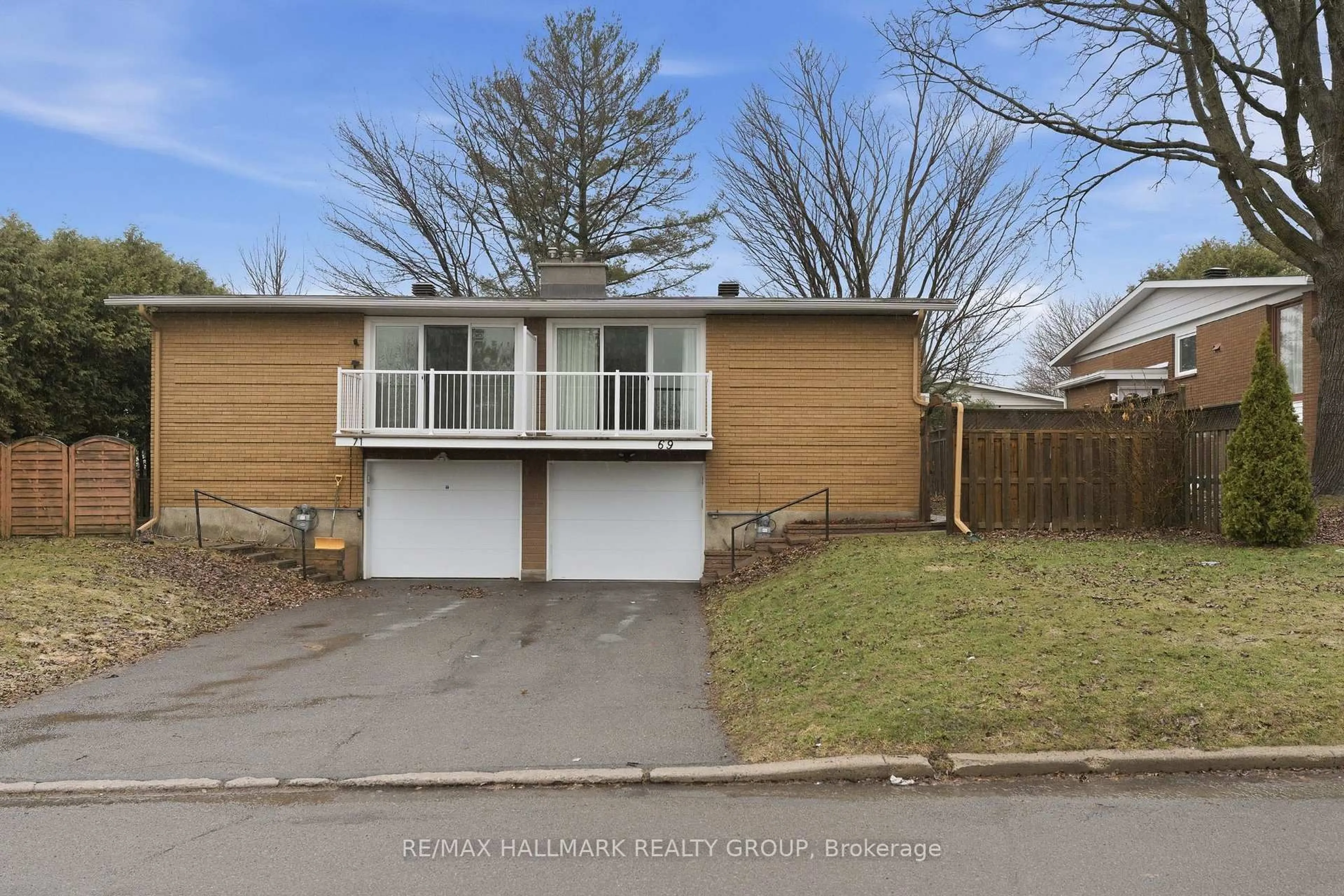 Home with vinyl exterior material, street for 69 Woodmount Cres, Ottawa Ontario K2E 5P9