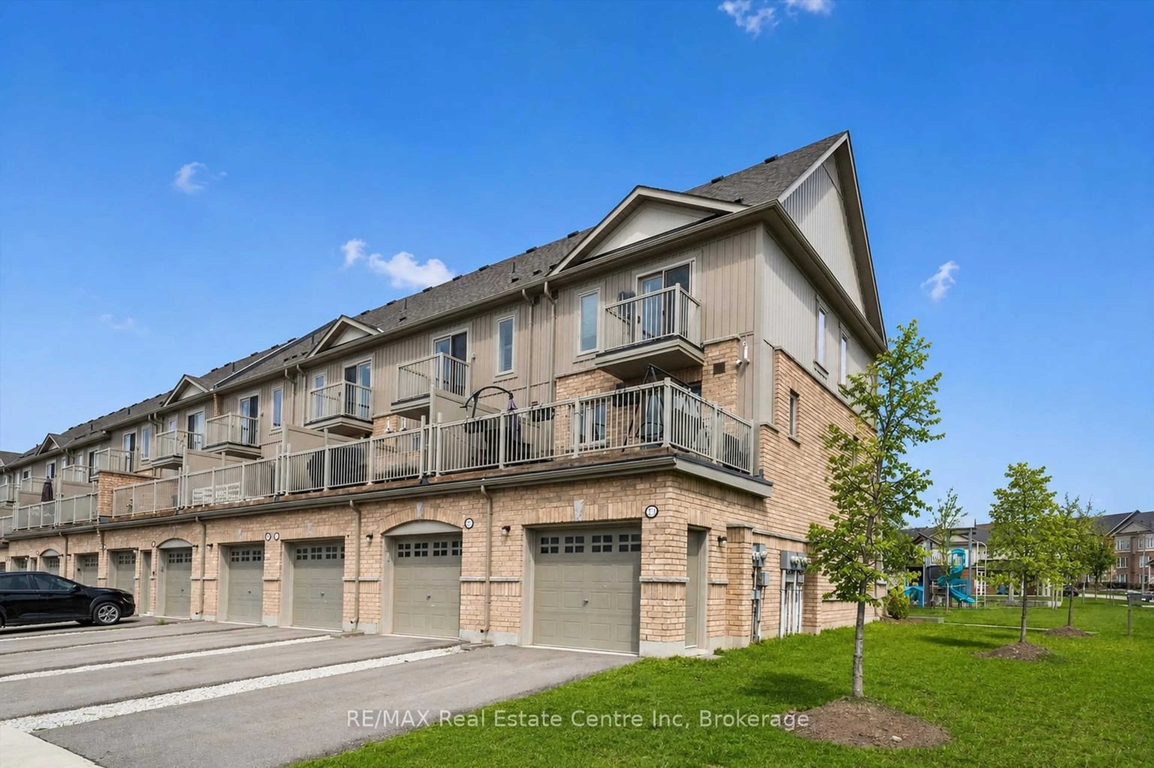 A pic from outside/outdoor area/front of a property/back of a property/a pic from drone, street for 271 LAW Dr, Guelph Ontario N1E 0P7