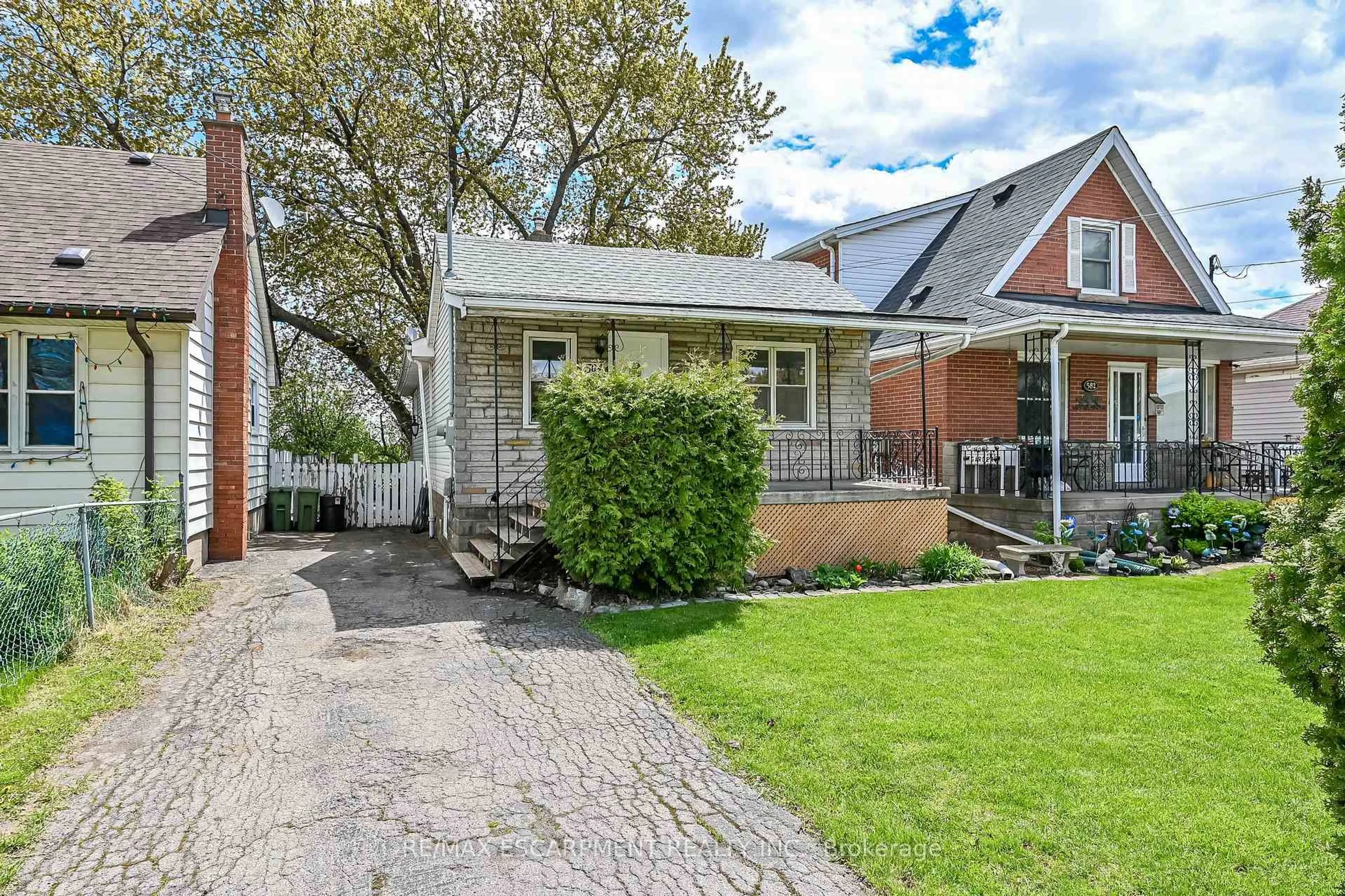Unknown for 584 WATERLOO St, Hamilton Ontario L8H 6V5