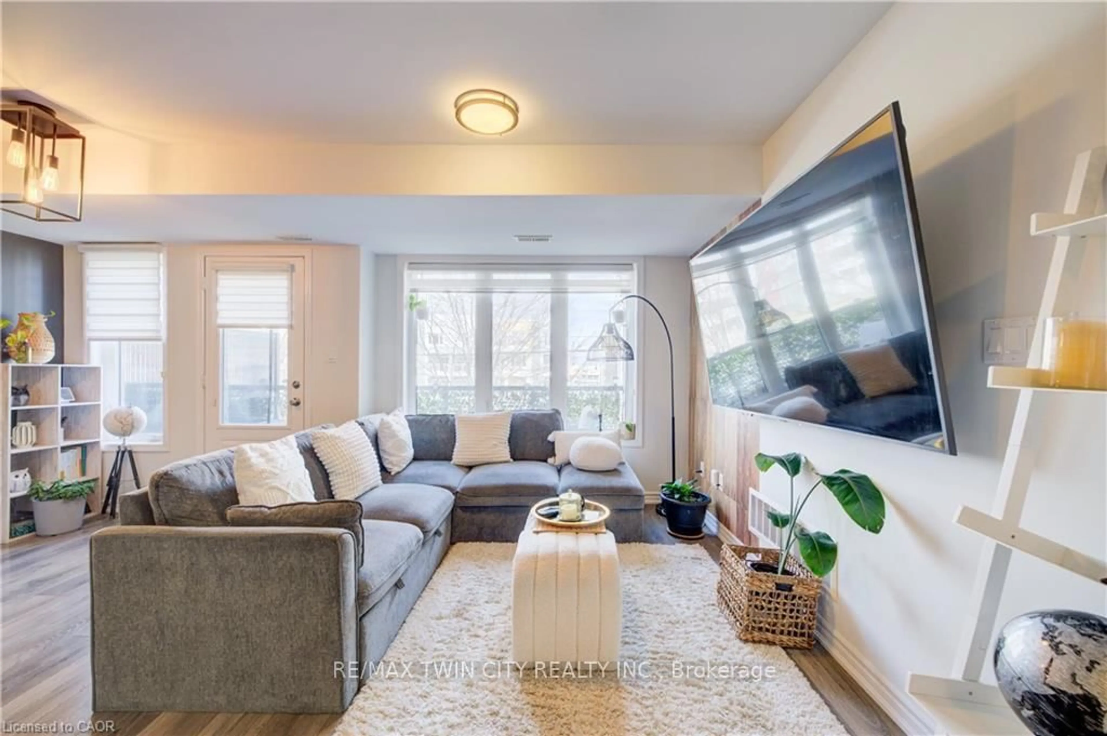 Living room with furniture, unknown for 142 DAYLILY Lane, Kitchener Ontario N2R 0L7
