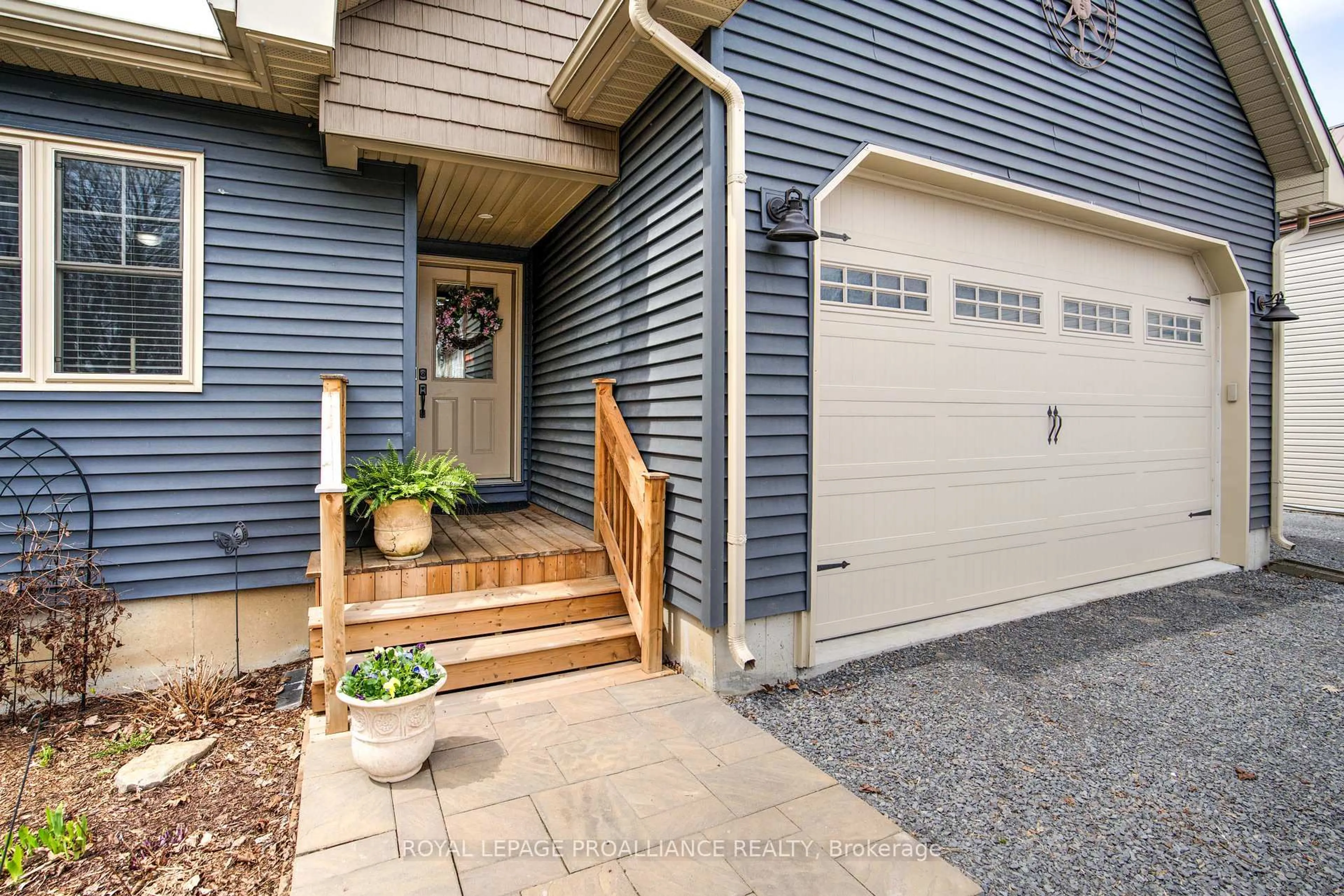 Unknown for 1086 Prince St, Lansdowne Village Ontario K0E 1L0