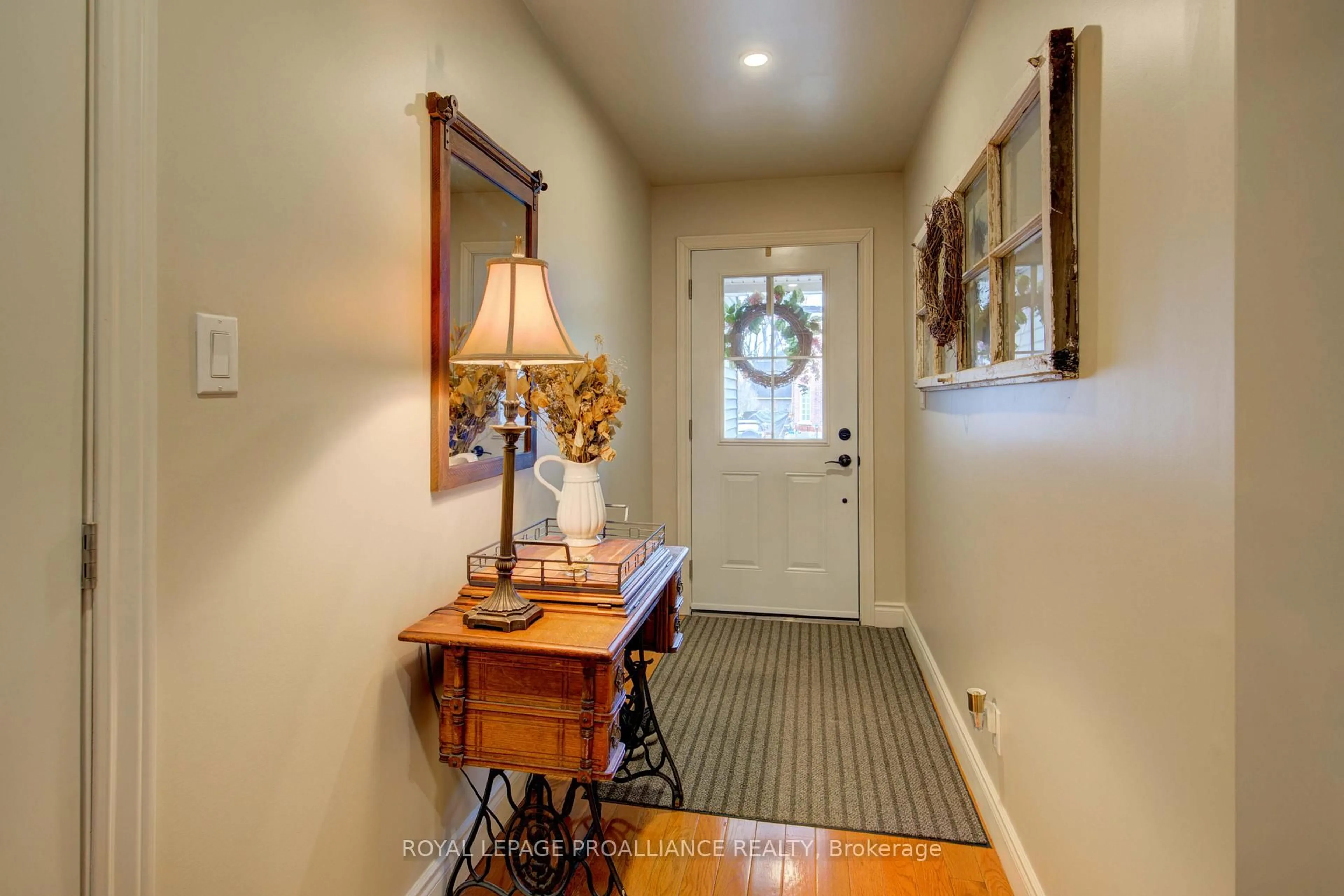 Indoor entryway for 1086 Prince St, Lansdowne Village Ontario K0E 1L0