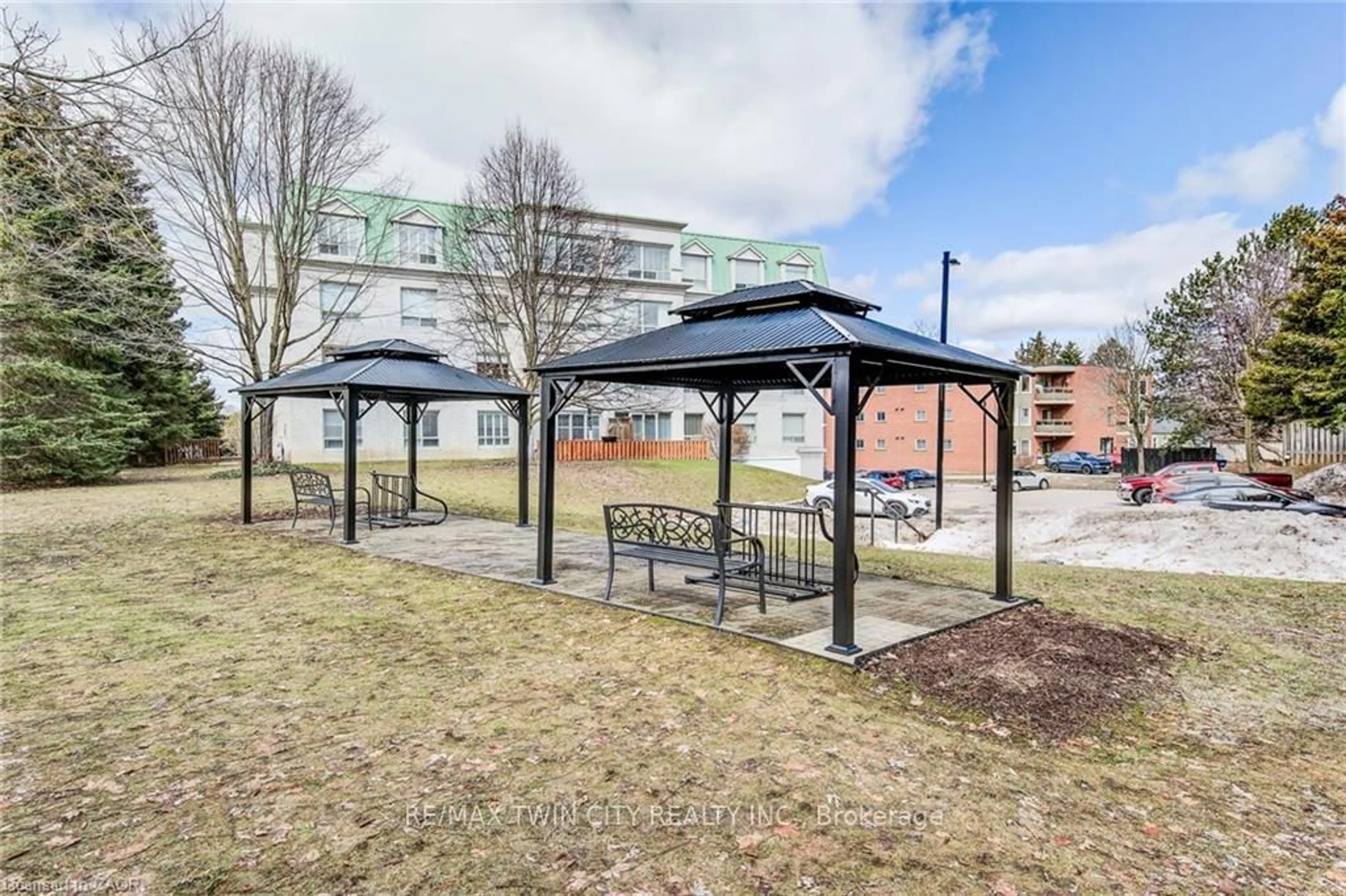 Patio, unknown for 405 ERB St #507, Waterloo Ontario N2L 1W7