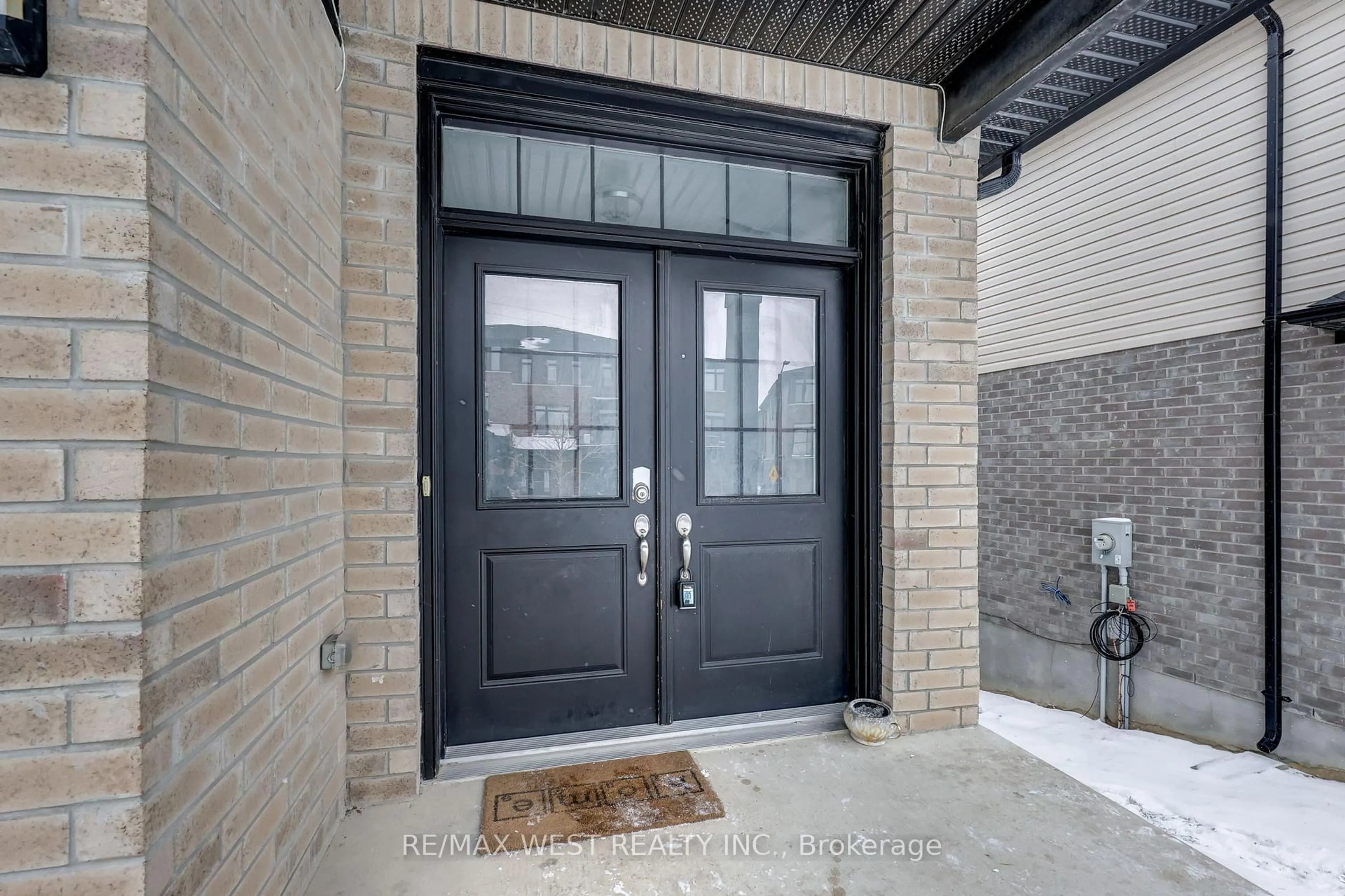 Indoor entryway for 2607 Sheffield Blvd, London South Ontario N6M 0G4