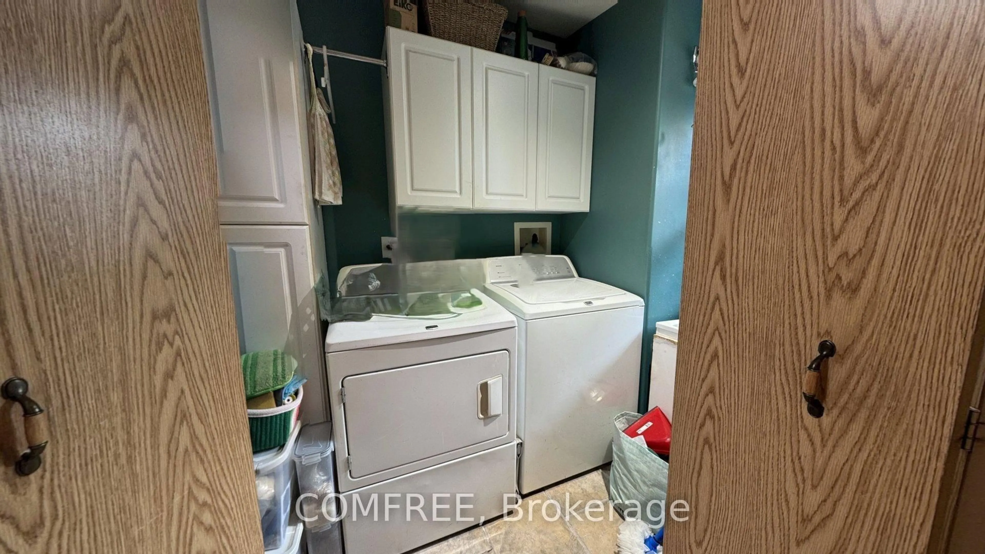 Laundry room for 2122 Old Front Rd, LaSalle Ontario N9J 2C9