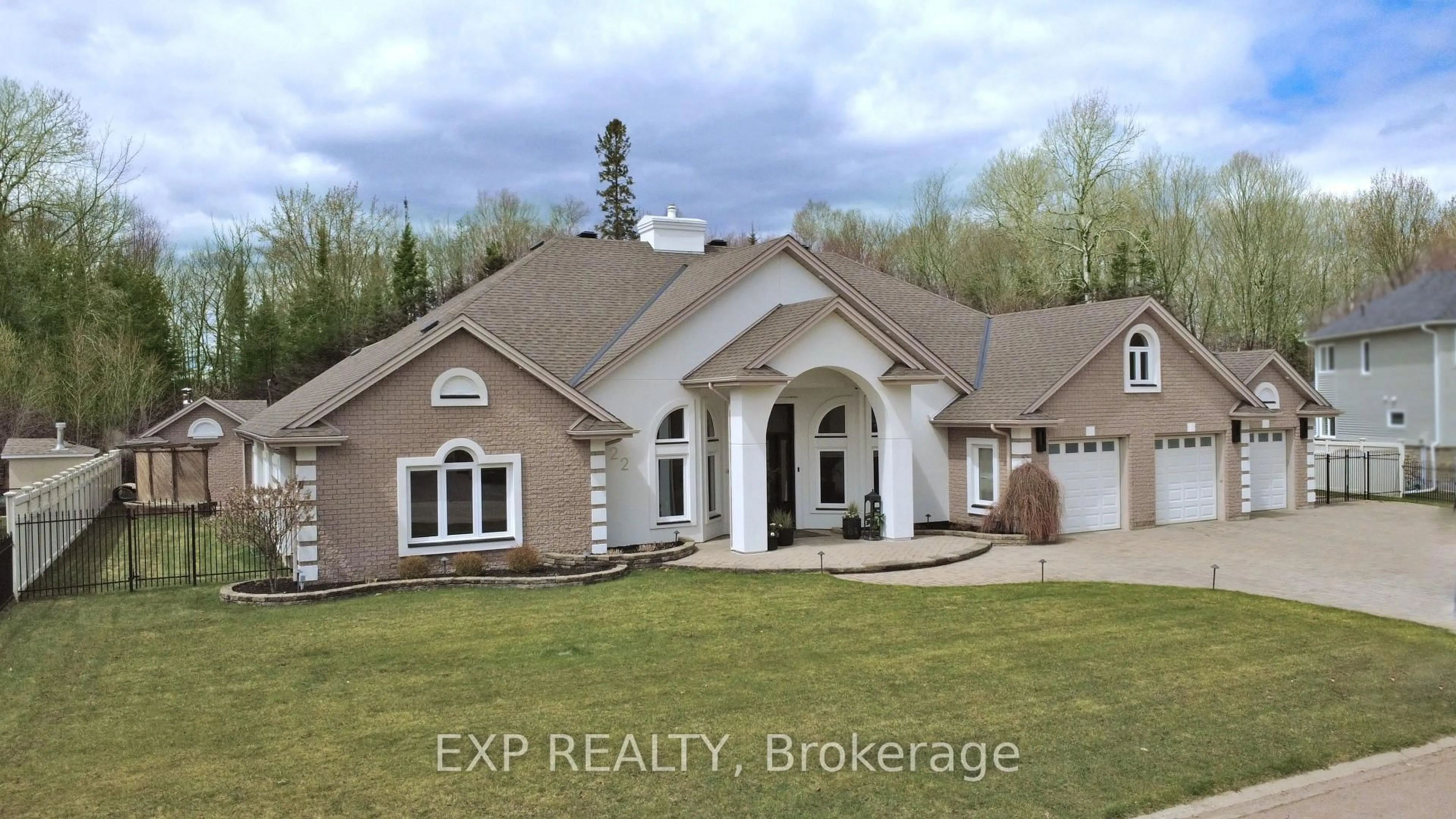Home with brick exterior material, building for 22 Melissa Cres, North Bay Ontario P1C 1M8