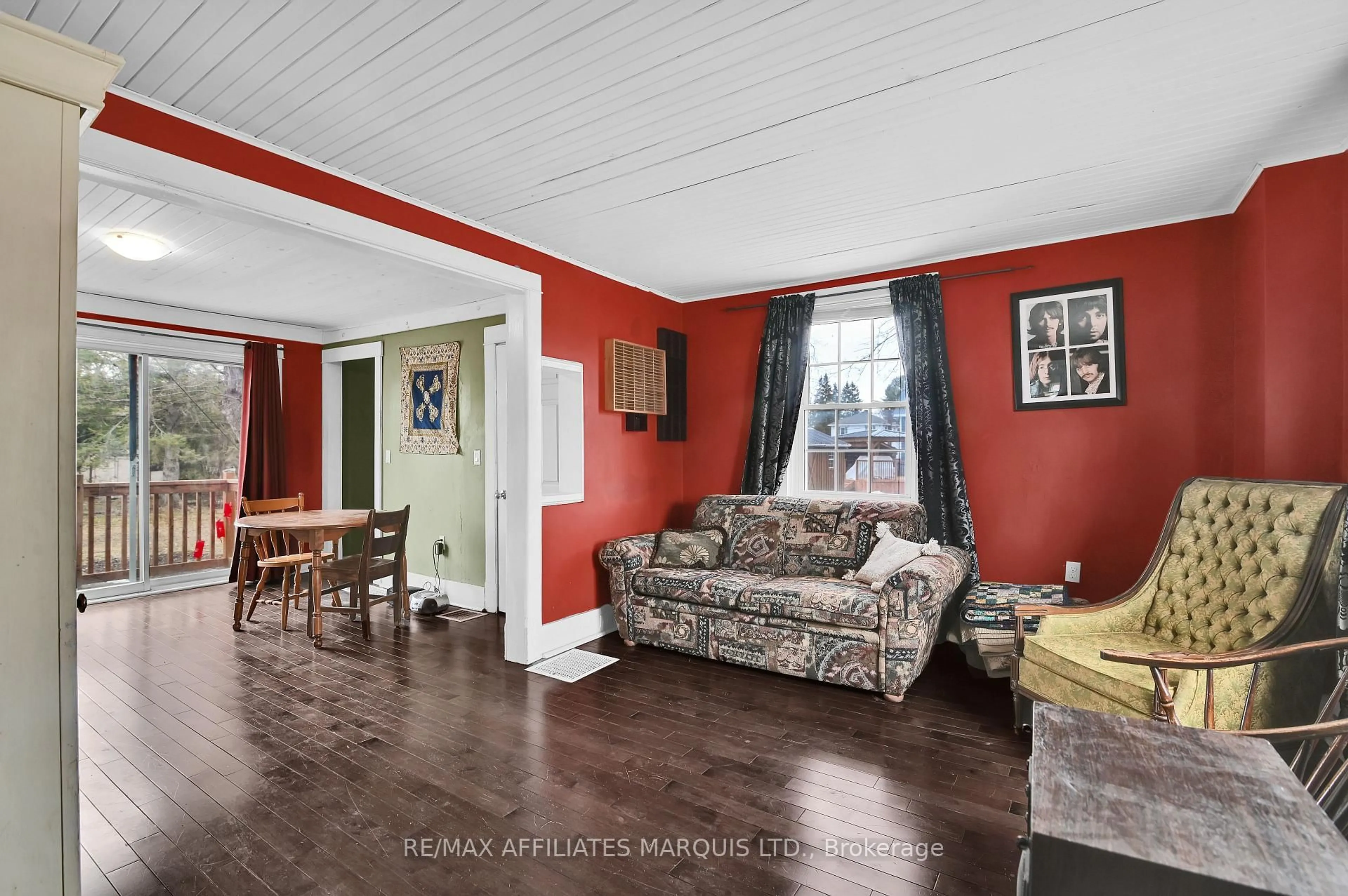 Living room with furniture, wood/laminate floor for 5 Pine St, South Stormont Ontario K0C 1M0