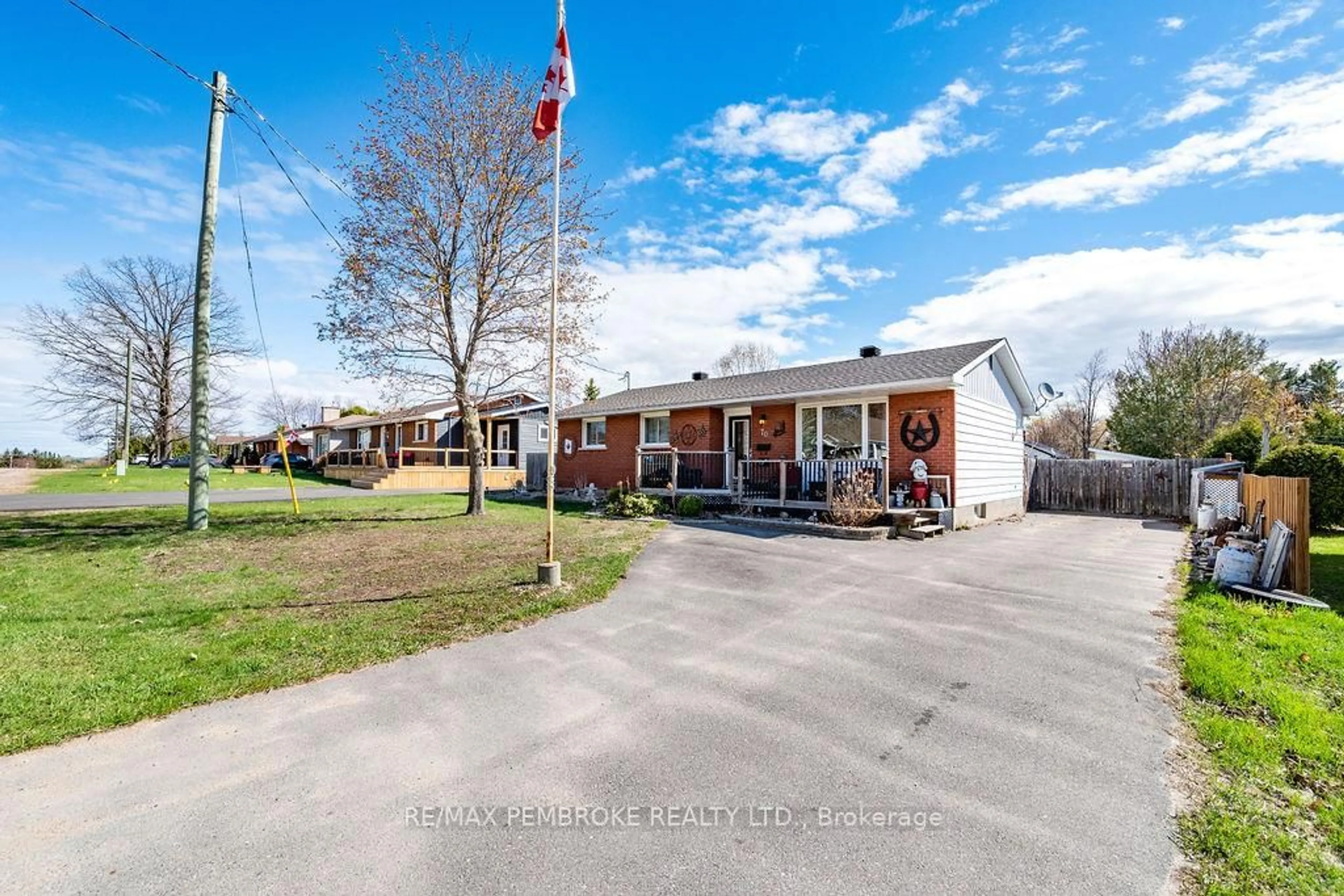 Unknown for 70 Selkirk St, Petawawa Ontario K8H 1P4