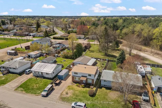 650 Lorne St, Laurentian Valley 5
