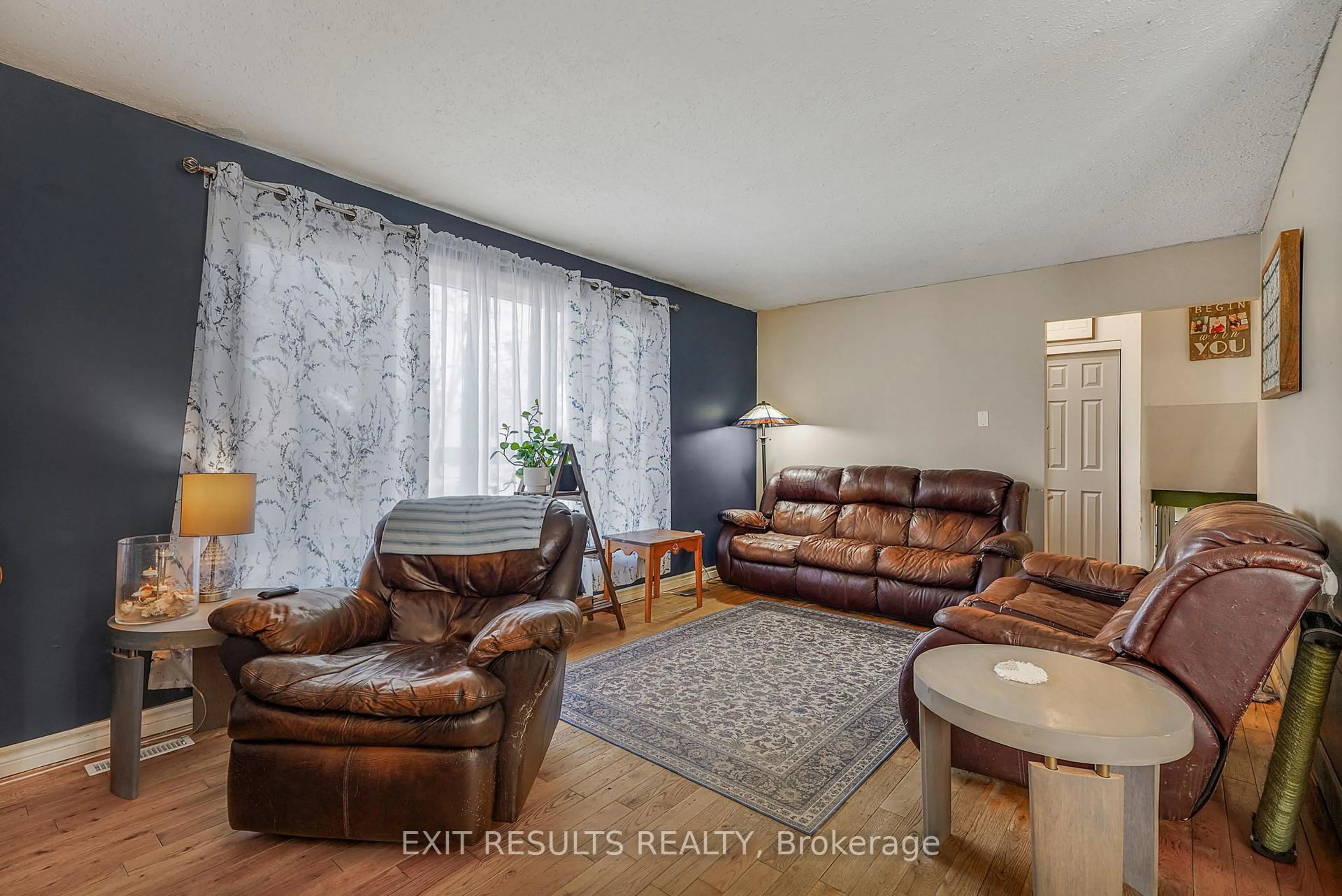Living room with furniture, unknown for 212 Sainte-Anne St, Clarence-Rockland Ontario K4K 1B8
