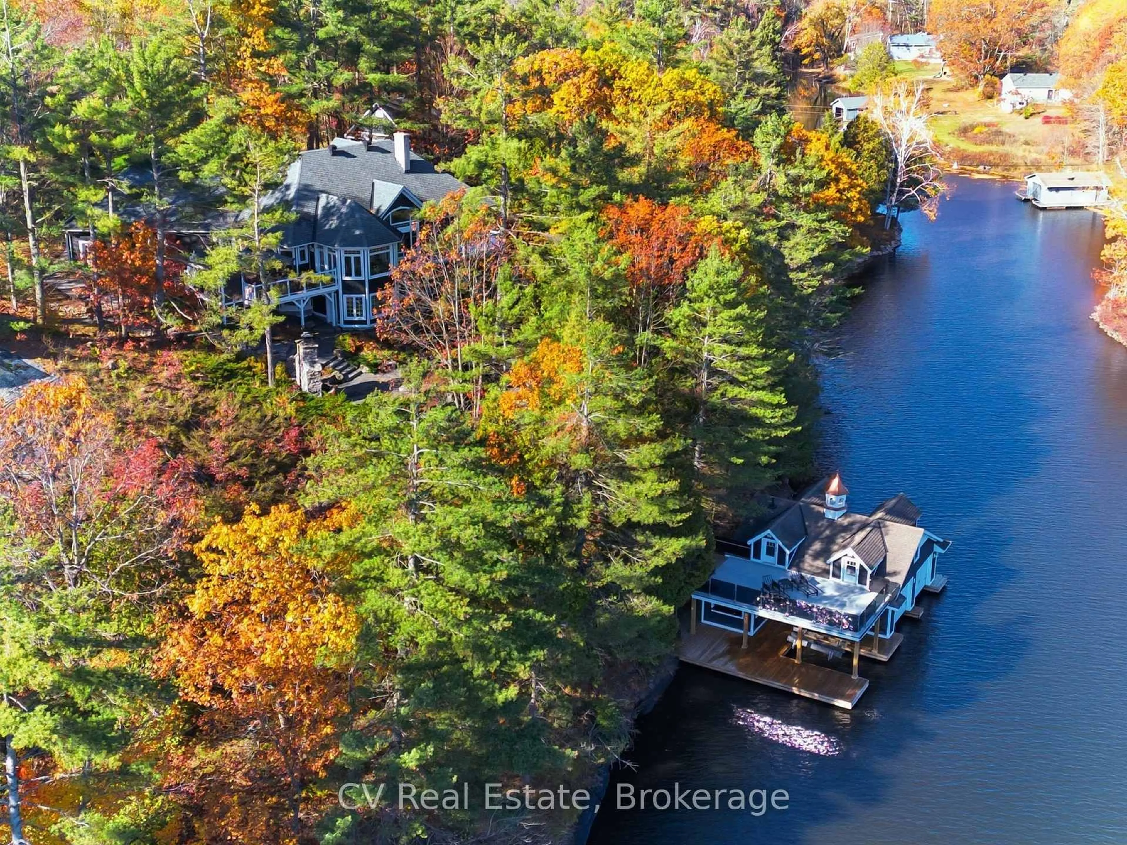 A pic from outside/outdoor area/front of a property/back of a property/a pic from drone, water/lake/river/ocean view for 1060 S Sunset Bay Rd, Gravenhurst Ontario P1P 1R2