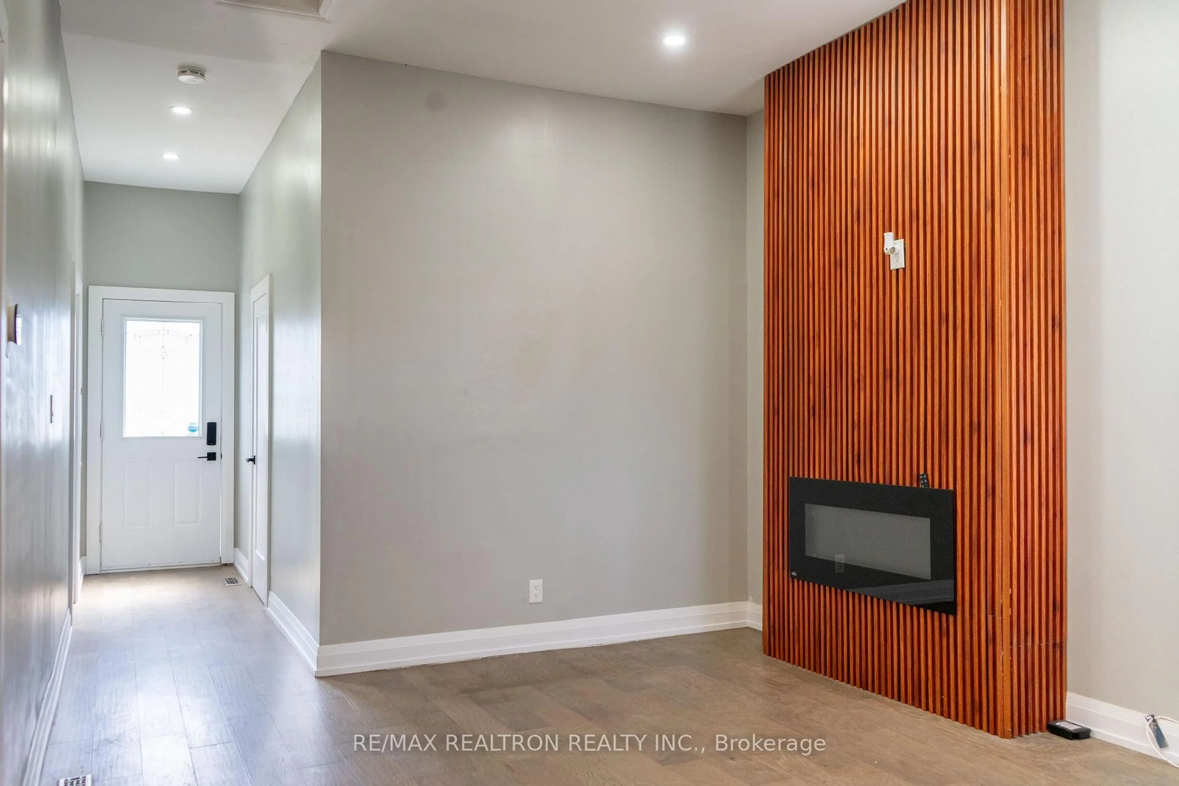 Indoor entryway for 97 Emerald St, Hamilton Ontario L8L 5K5