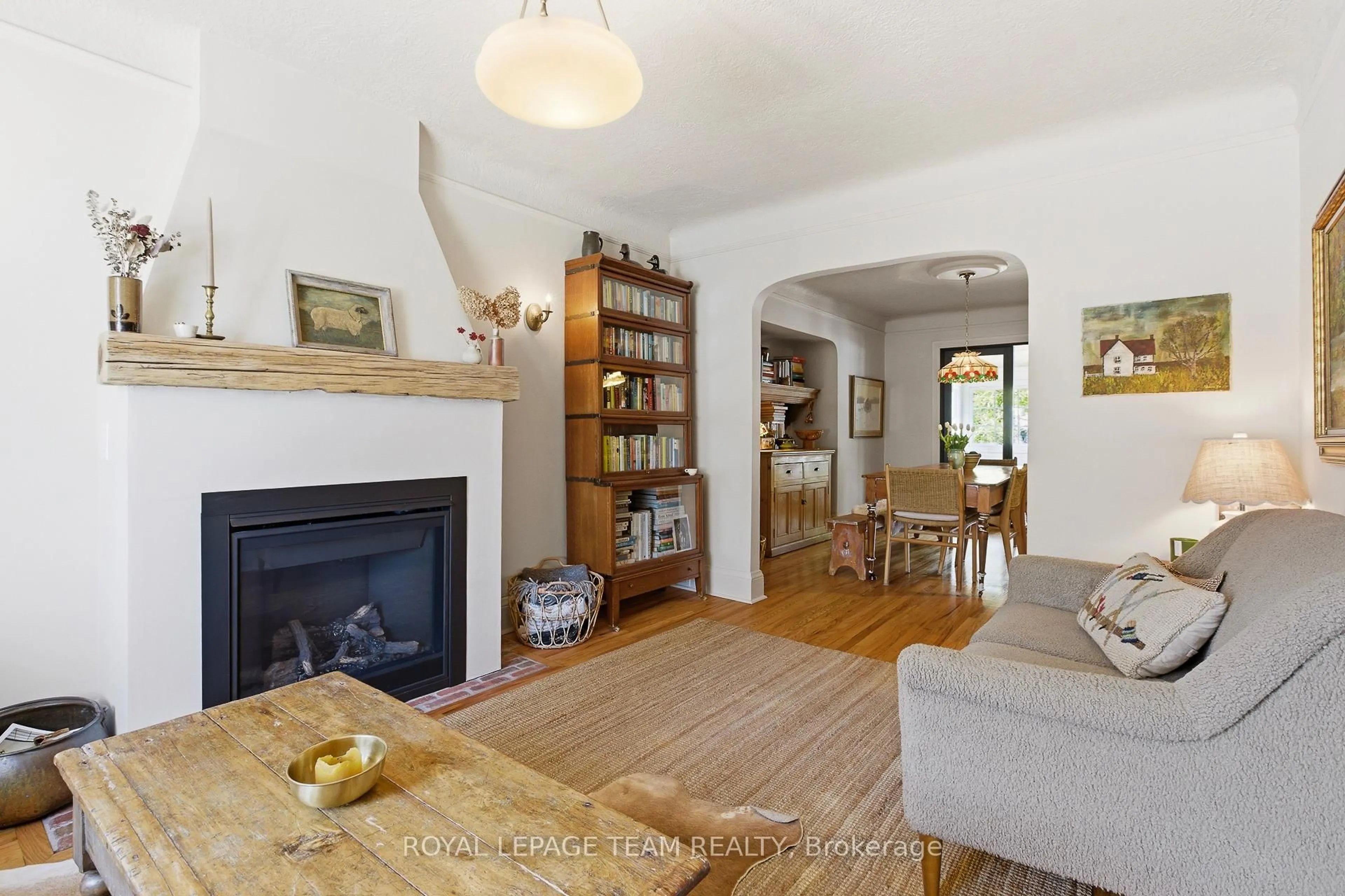 Living room with furniture, unknown for 7 Edina St, Ottawa Ontario K1Y 3P1