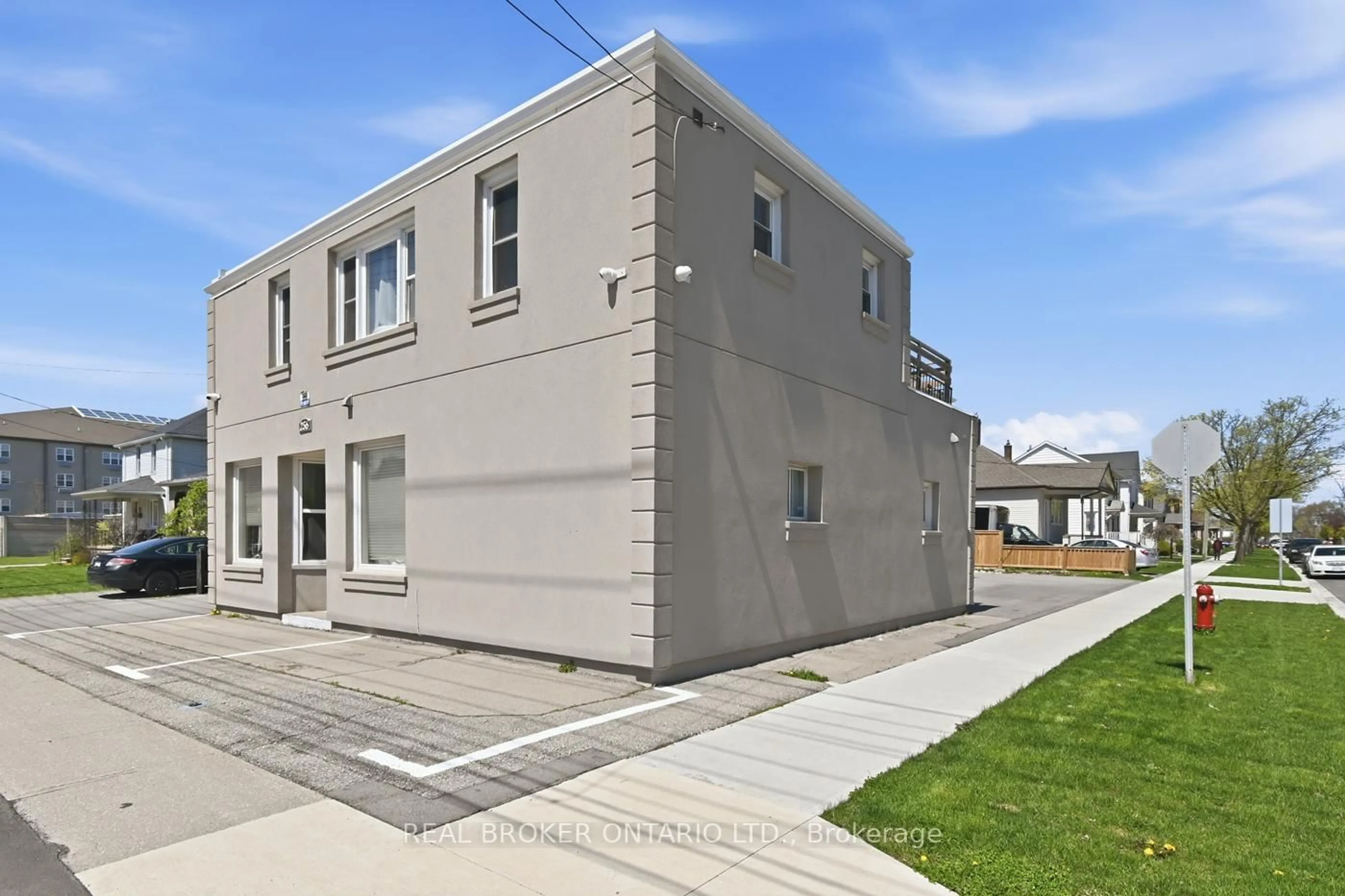 Unknown for 256 Lincoln St, Welland Ontario L3B 4N1