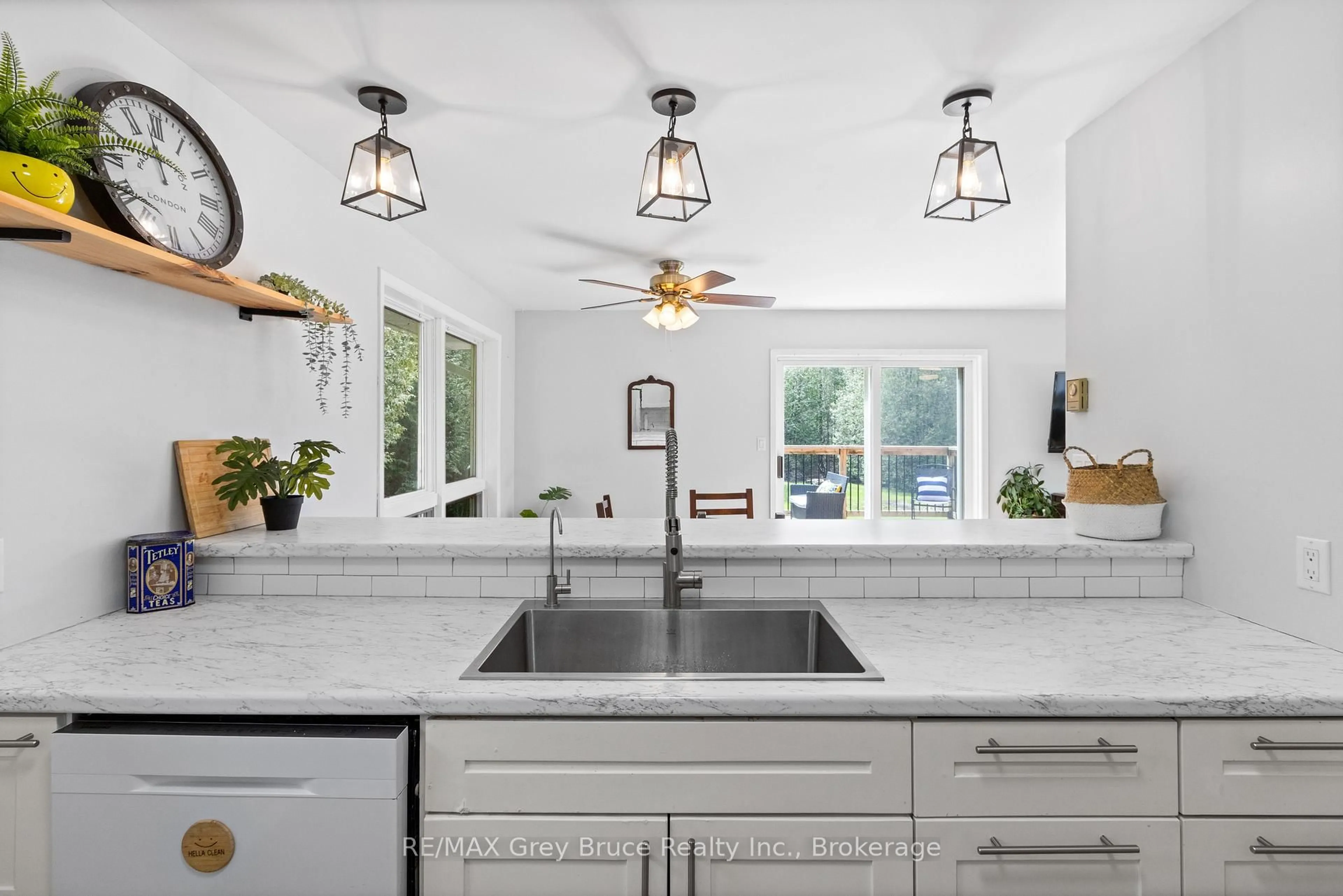 Contemporary kitchen, ceramic/tile floor for 678 West Rd, Northern Bruce Peninsula Ontario N0H 1W0