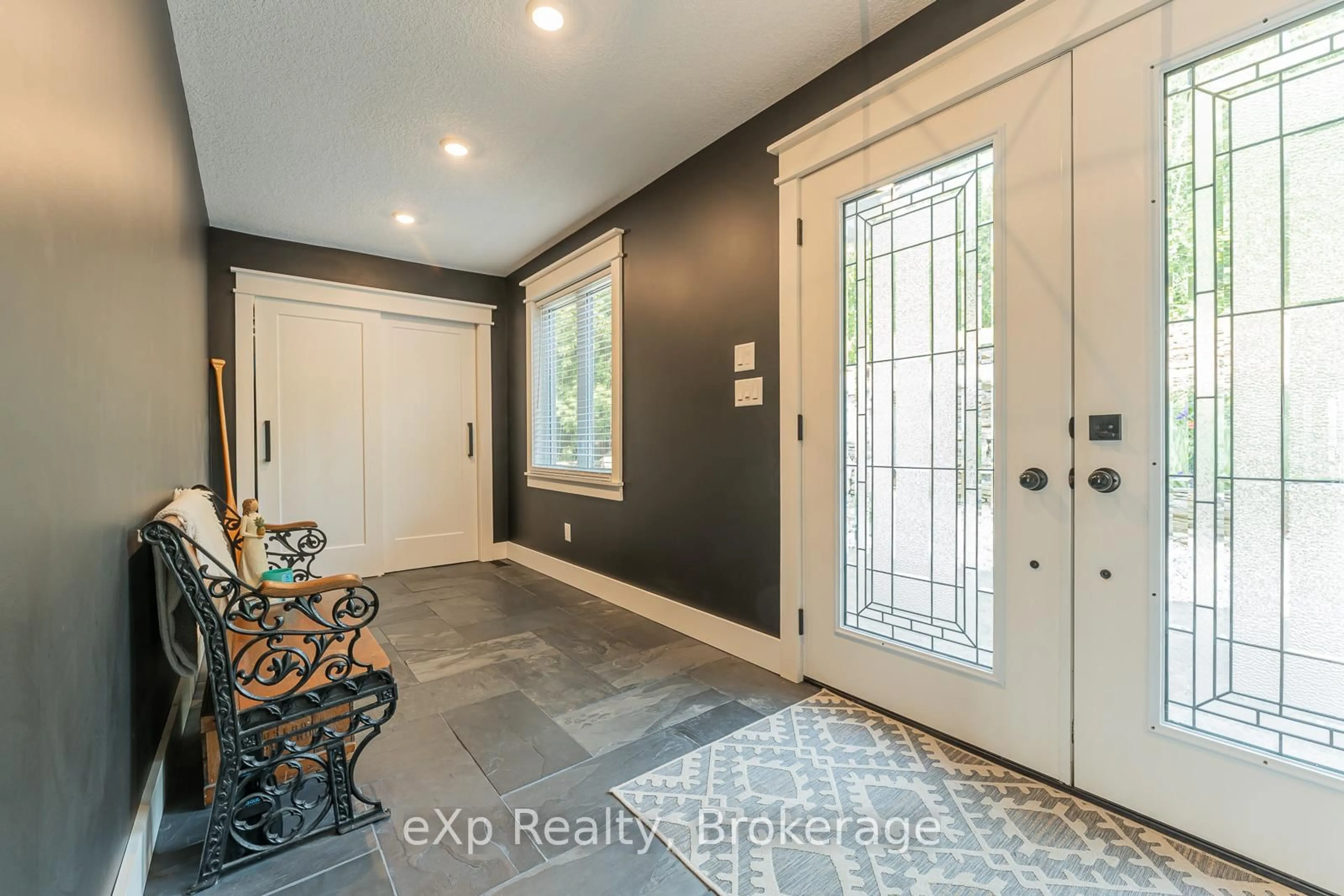 Indoor entryway for 502453 GREY ROAD 1, Georgian Bluffs Ontario N0H 2T0