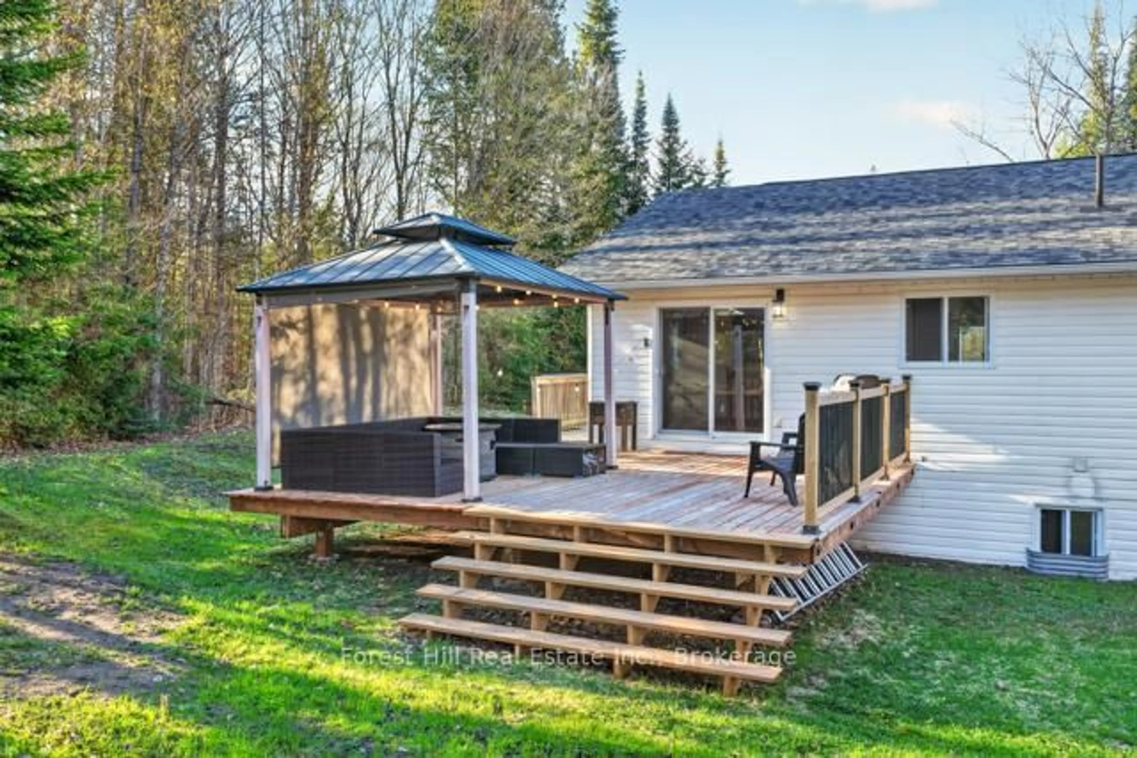 Patio, unknown for 1122 Eagle Lake Rd, Dysart et al Ontario K0M 1S0