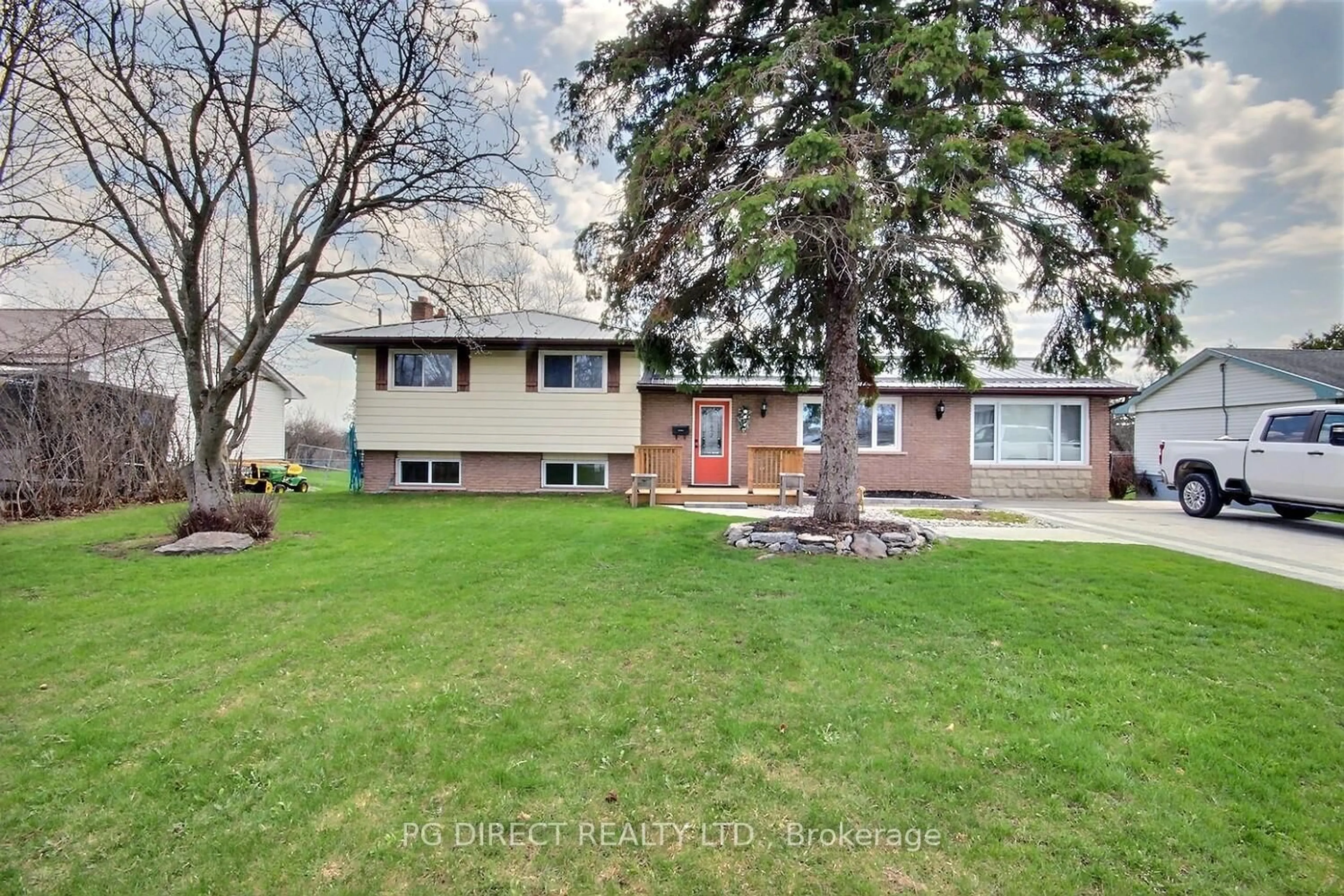 Home with vinyl exterior material, street for 20 Old Stone Rd, Belleville Ontario K8R 1E3