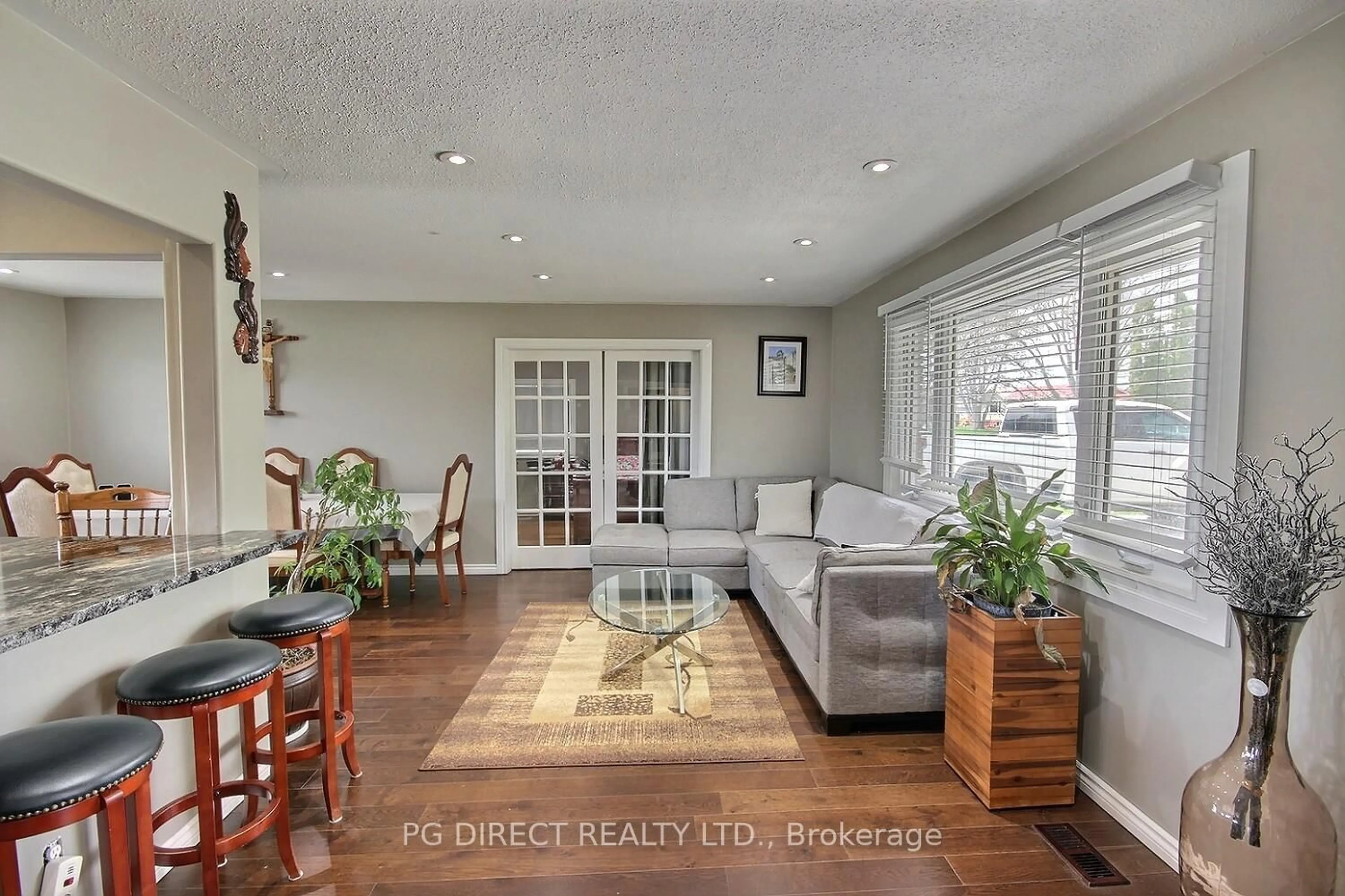 Living room with furniture, unknown for 20 Old Stone Rd, Belleville Ontario K8R 1E3