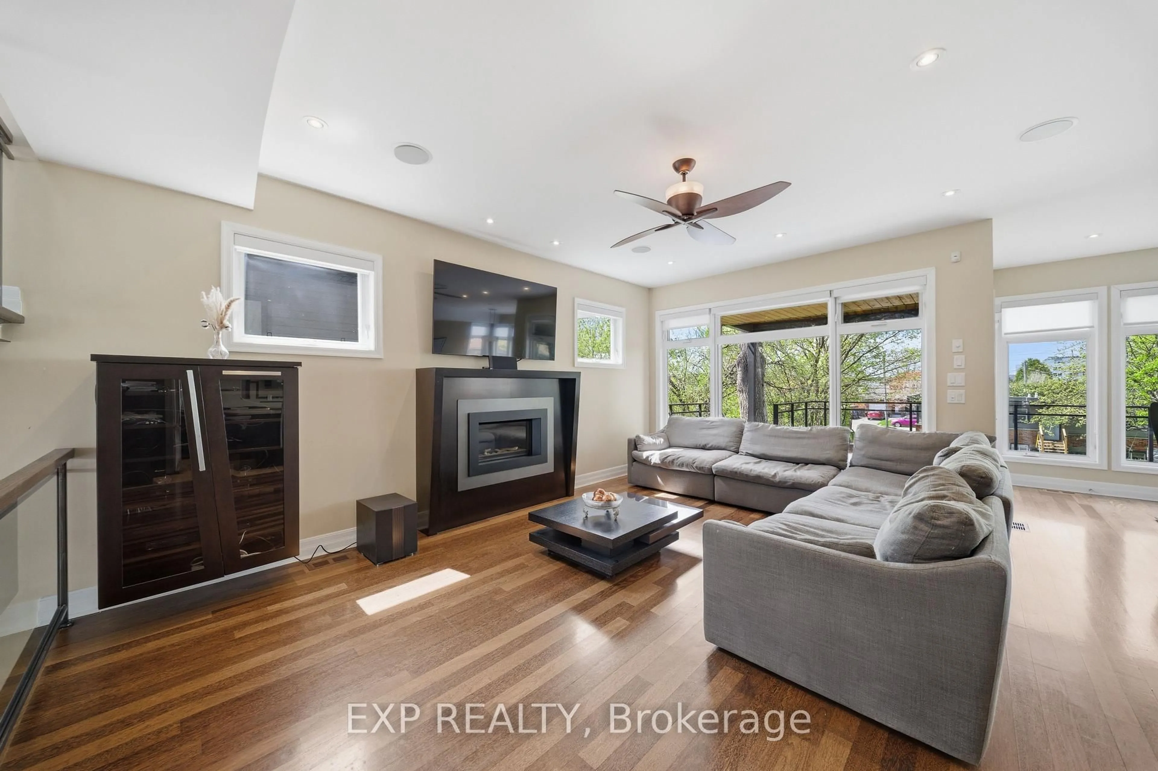 Living room with furniture, unknown for 1356 Louis Lane, Ottawa Ontario K1B 3N5