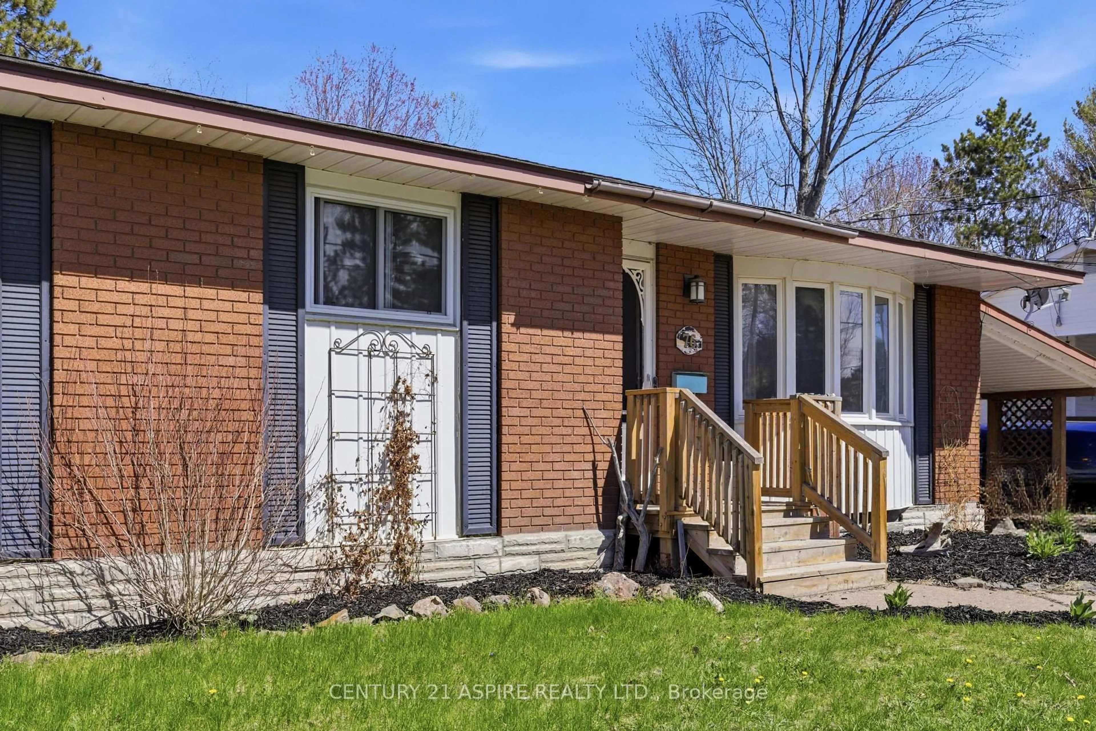 Home with brick exterior material, street for 76 Doran Rd, Petawawa Ontario K8H 1R2